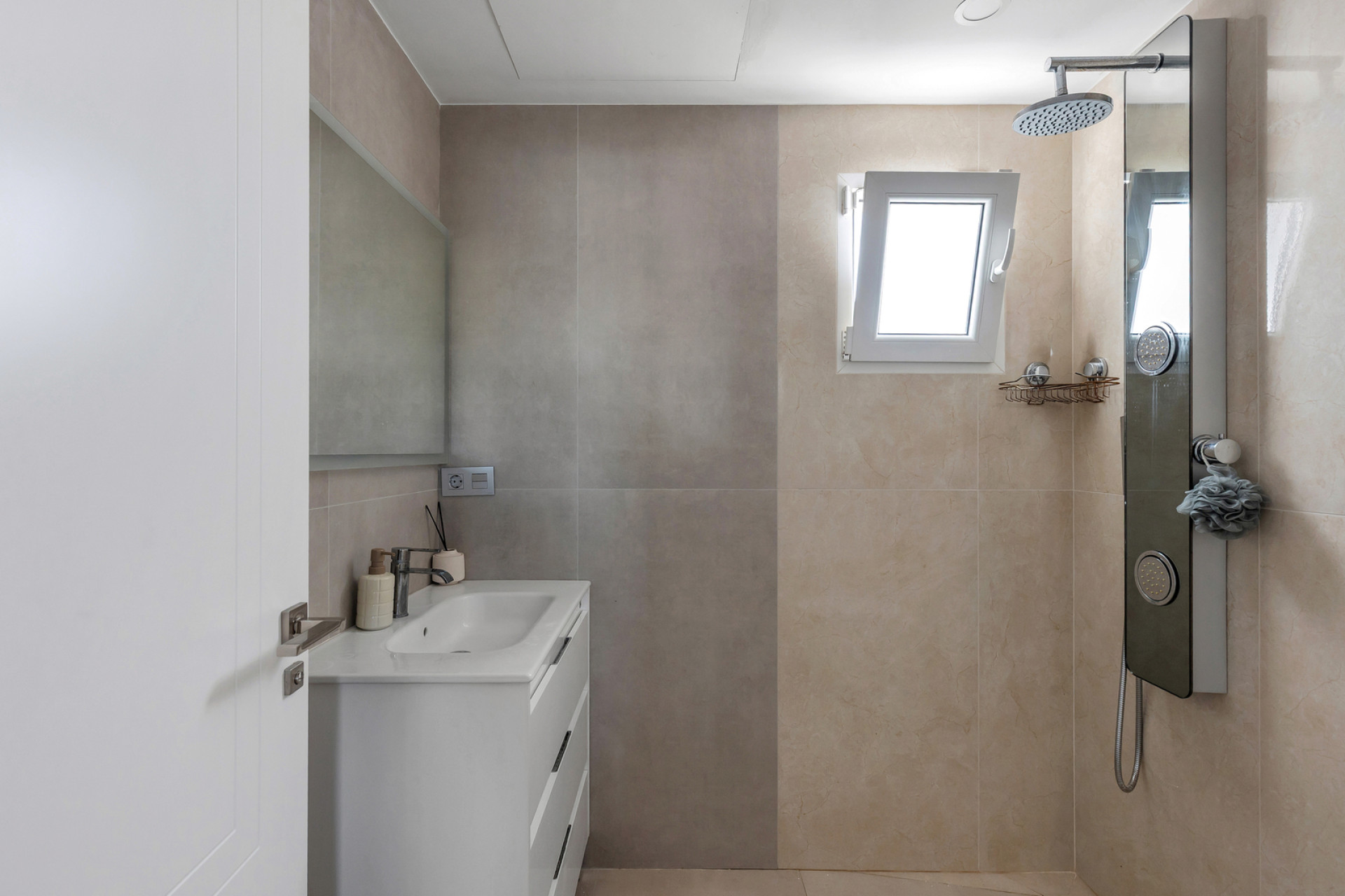 Resale - Villa -
Torrevieja - Costa Blanca