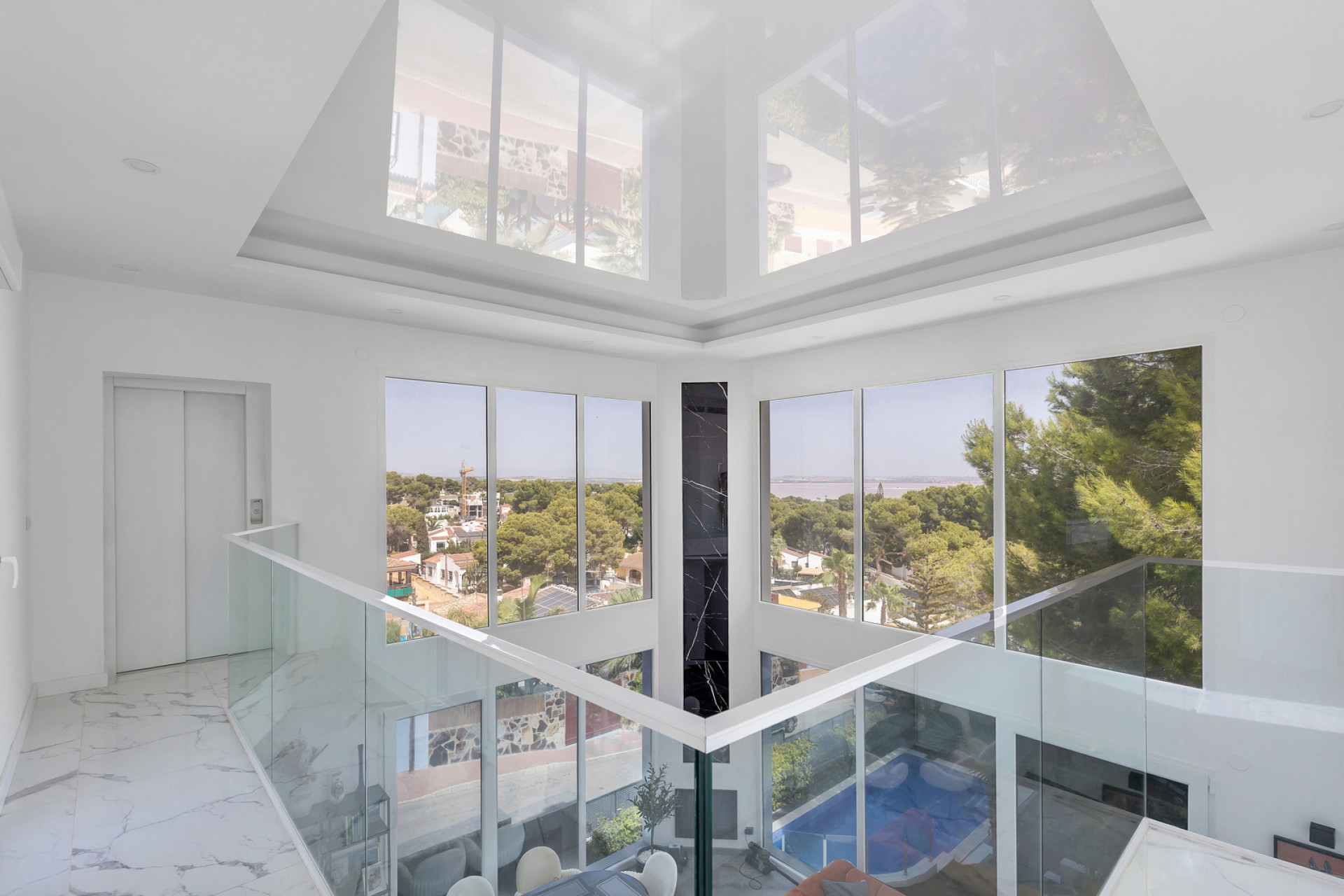 Resale - Villa -
Torrevieja - Costa Blanca