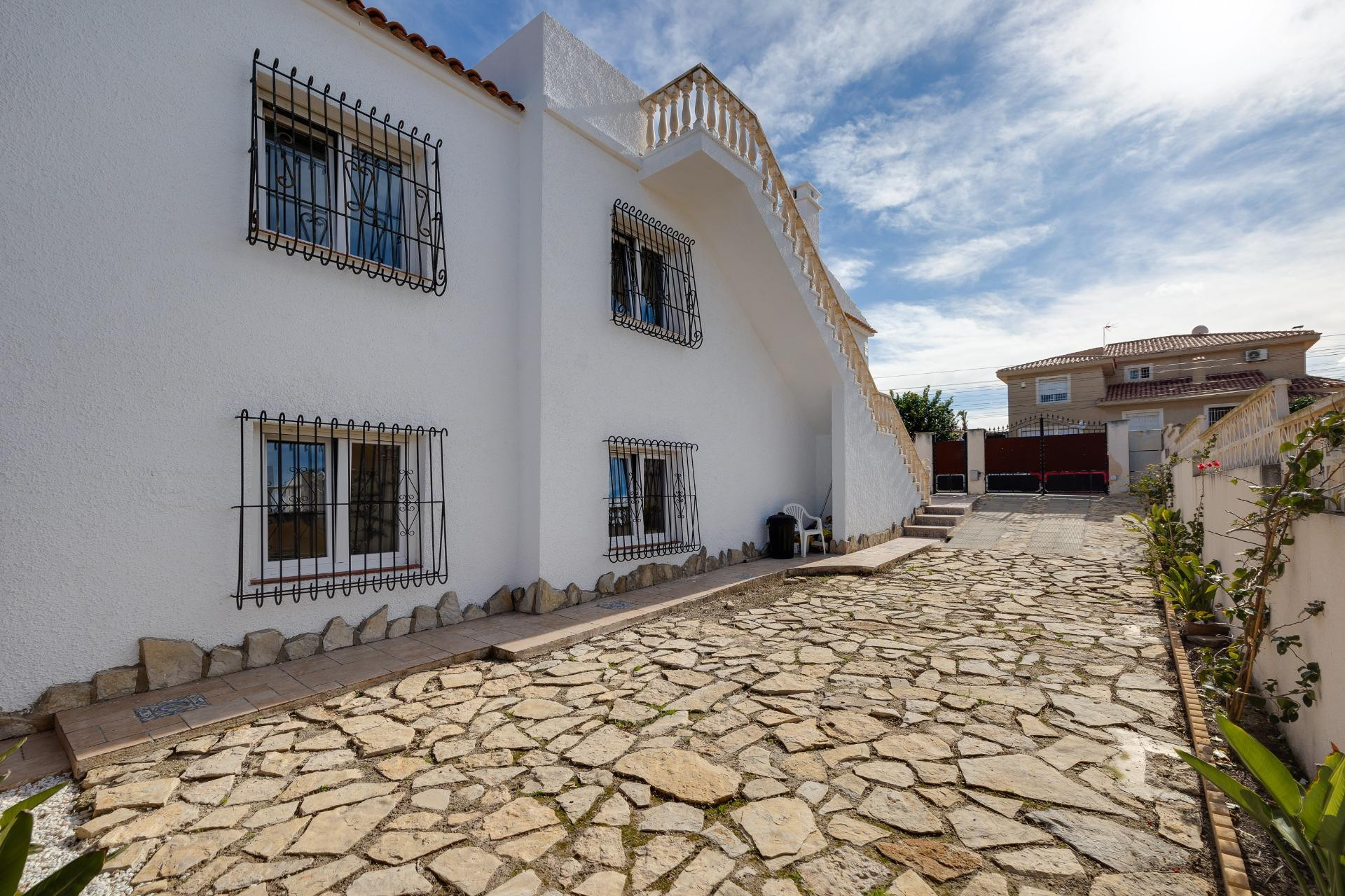 Resale - Villa -
Torrevieja - La Siesta - El Salado - Torreta