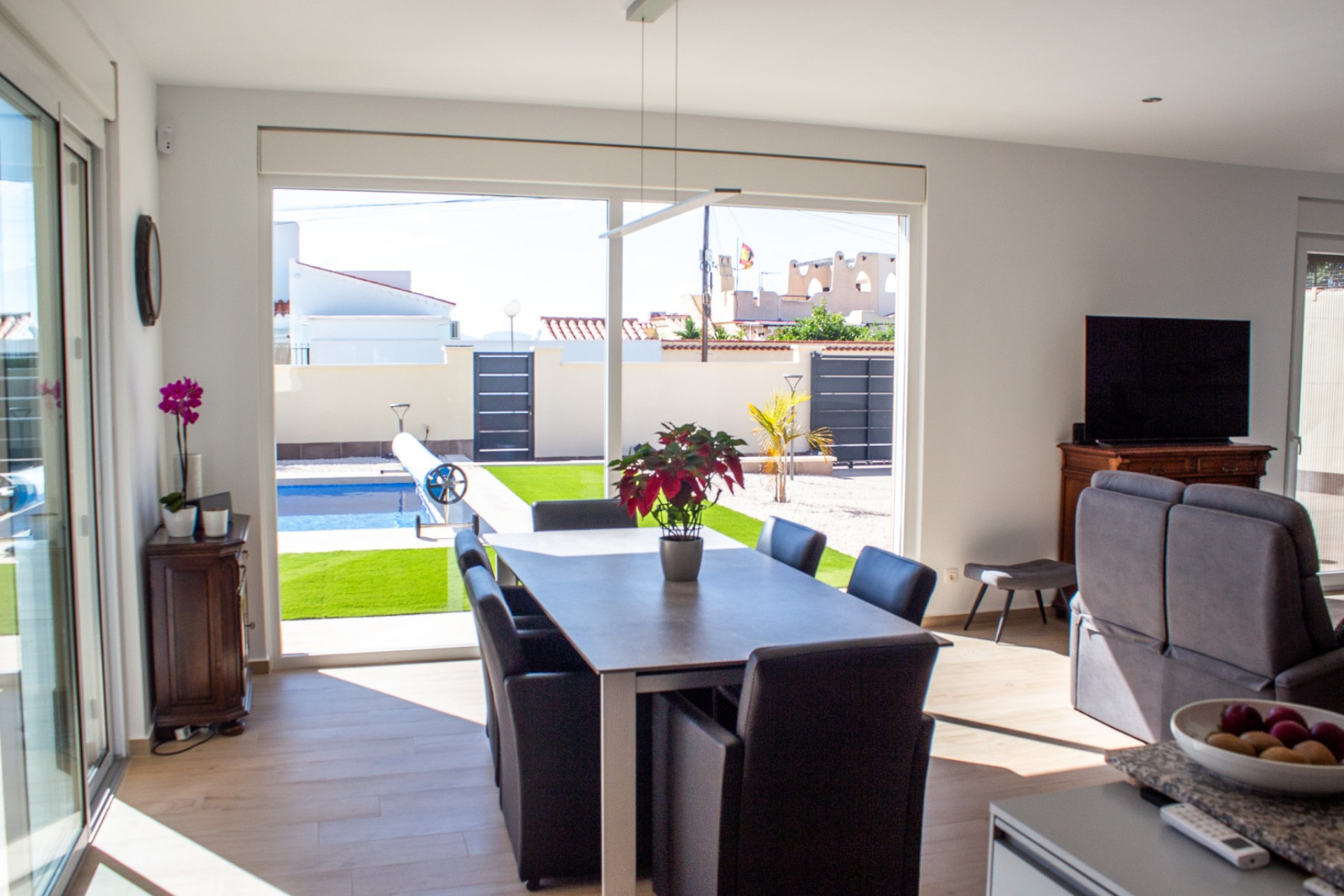 Resale - Villa -
Torrevieja - La Siesta
