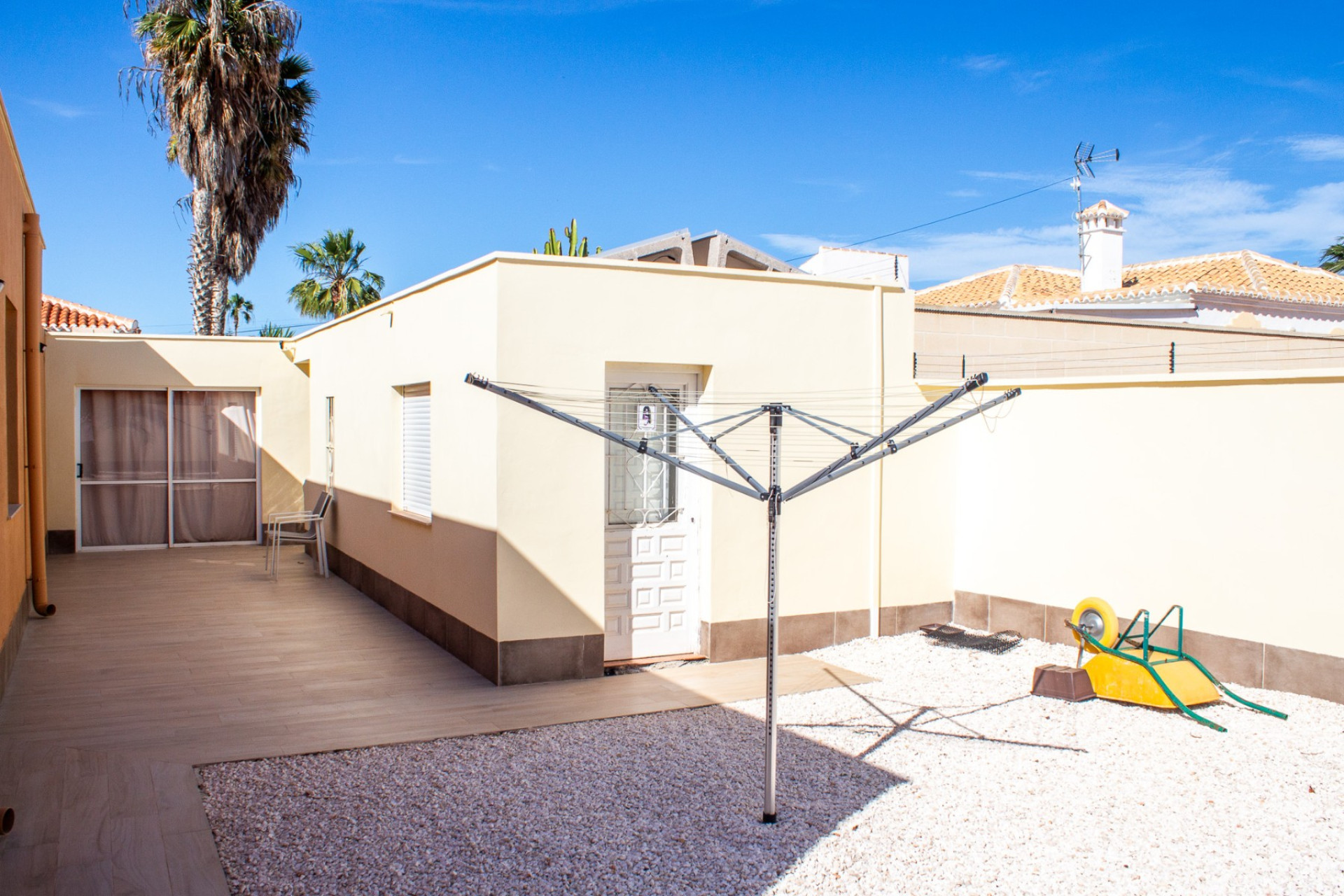 Resale - Villa -
Torrevieja - La Siesta
