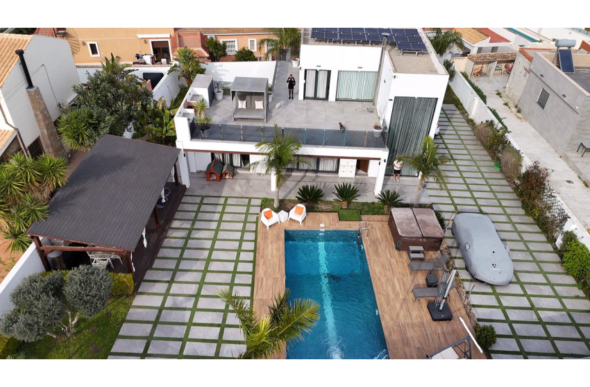 Resale - Villa -
Torrevieja - Los Balcones