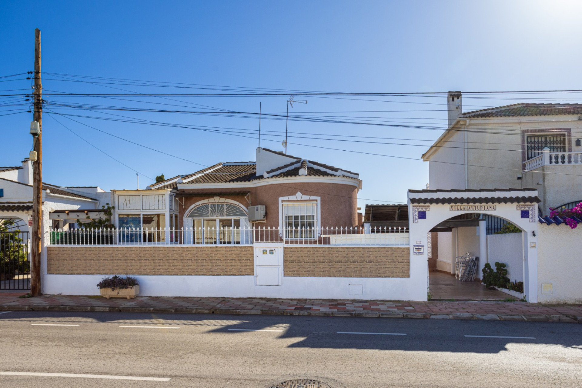 Resale - Villa -
Torrevieja - Urbanización San Luis