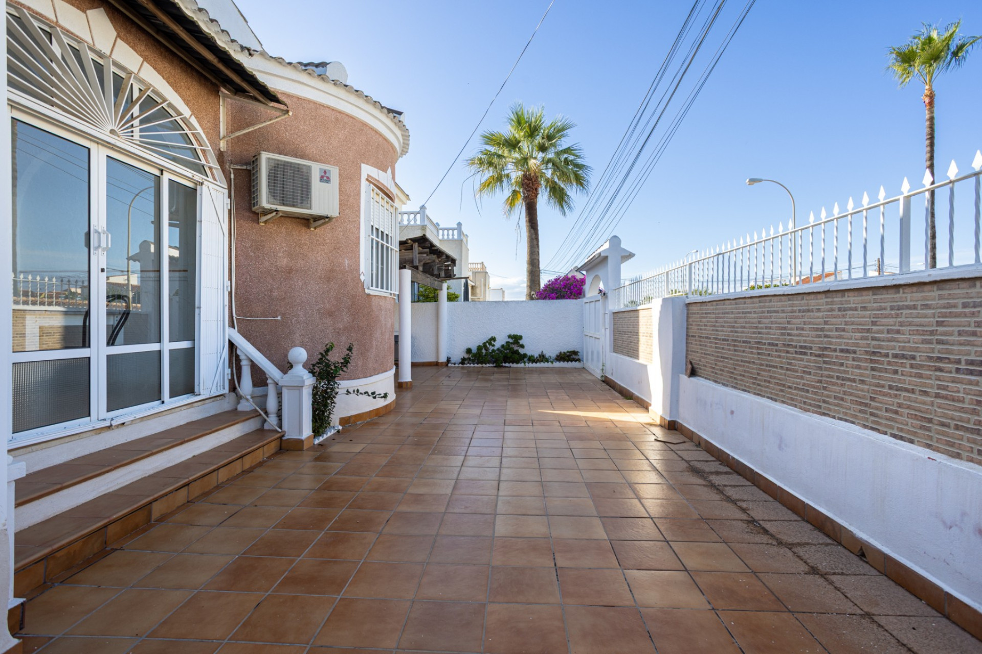 Resale - Villa -
Torrevieja - Urbanización San Luis
