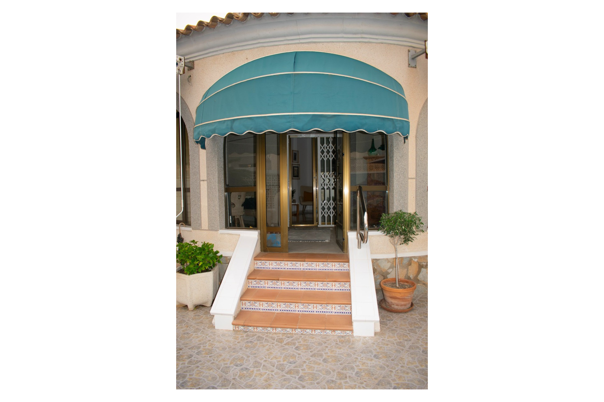 Resale - Villa -
Torrevieja