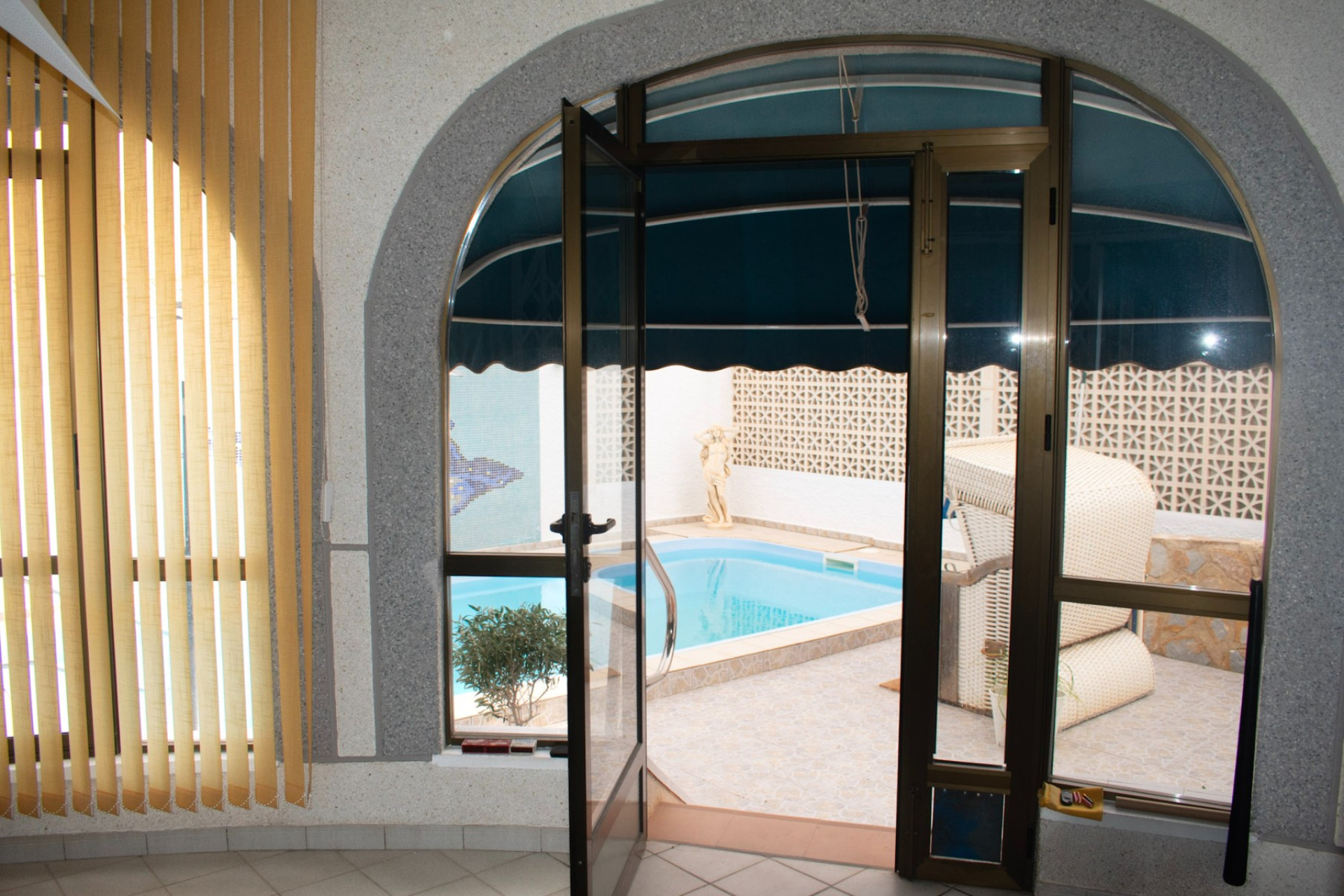 Resale - Villa -
Torrevieja