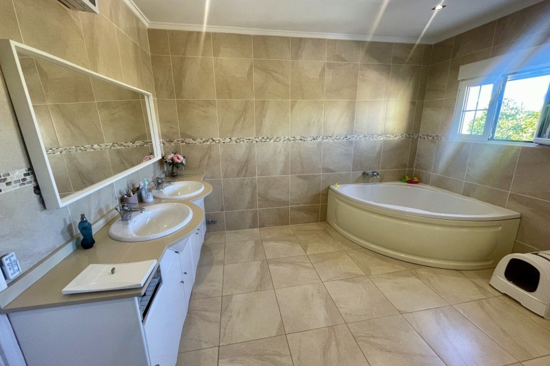 Resale - Villa -
Urb. La Marina - Inland