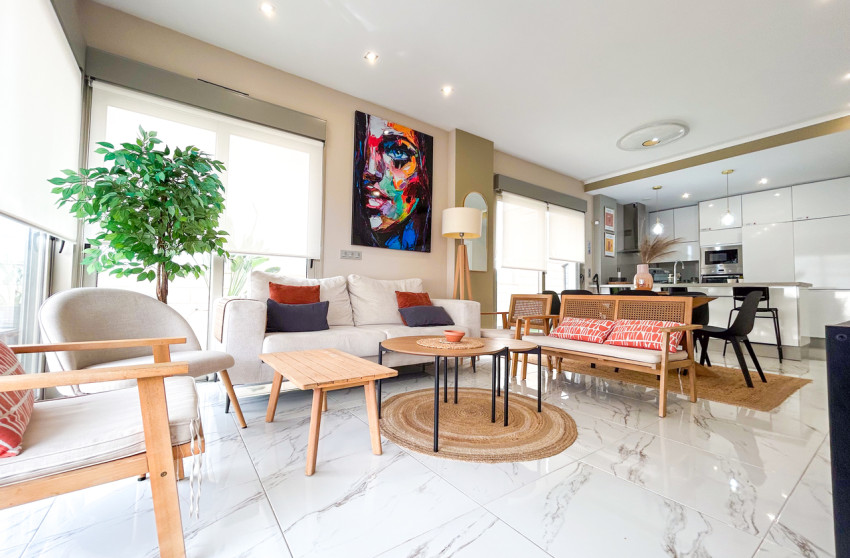 Resale - Villa -
Villamartín - Costa Blanca