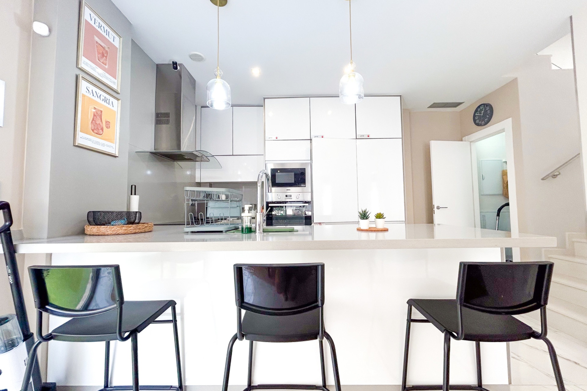 Resale - Villa -
Villamartín - Costa Blanca