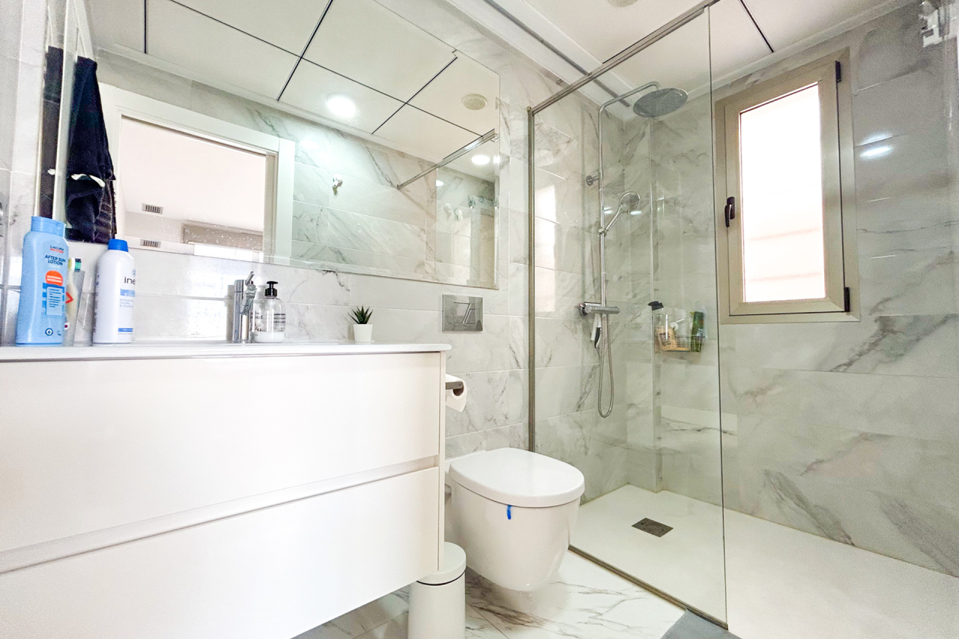 Resale - Villa -
Villamartín - Costa Blanca