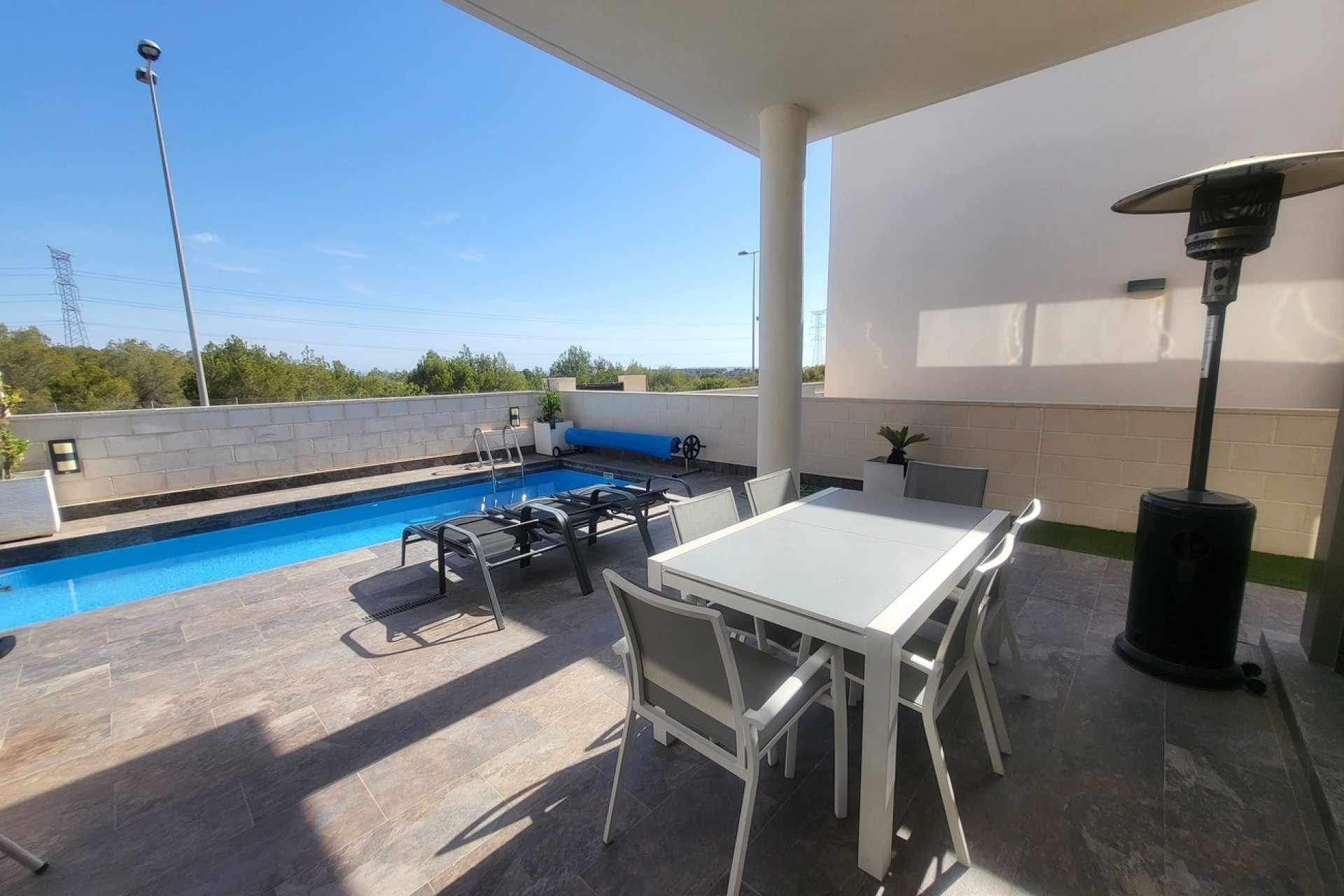 Resale - Villa -
Villamartín