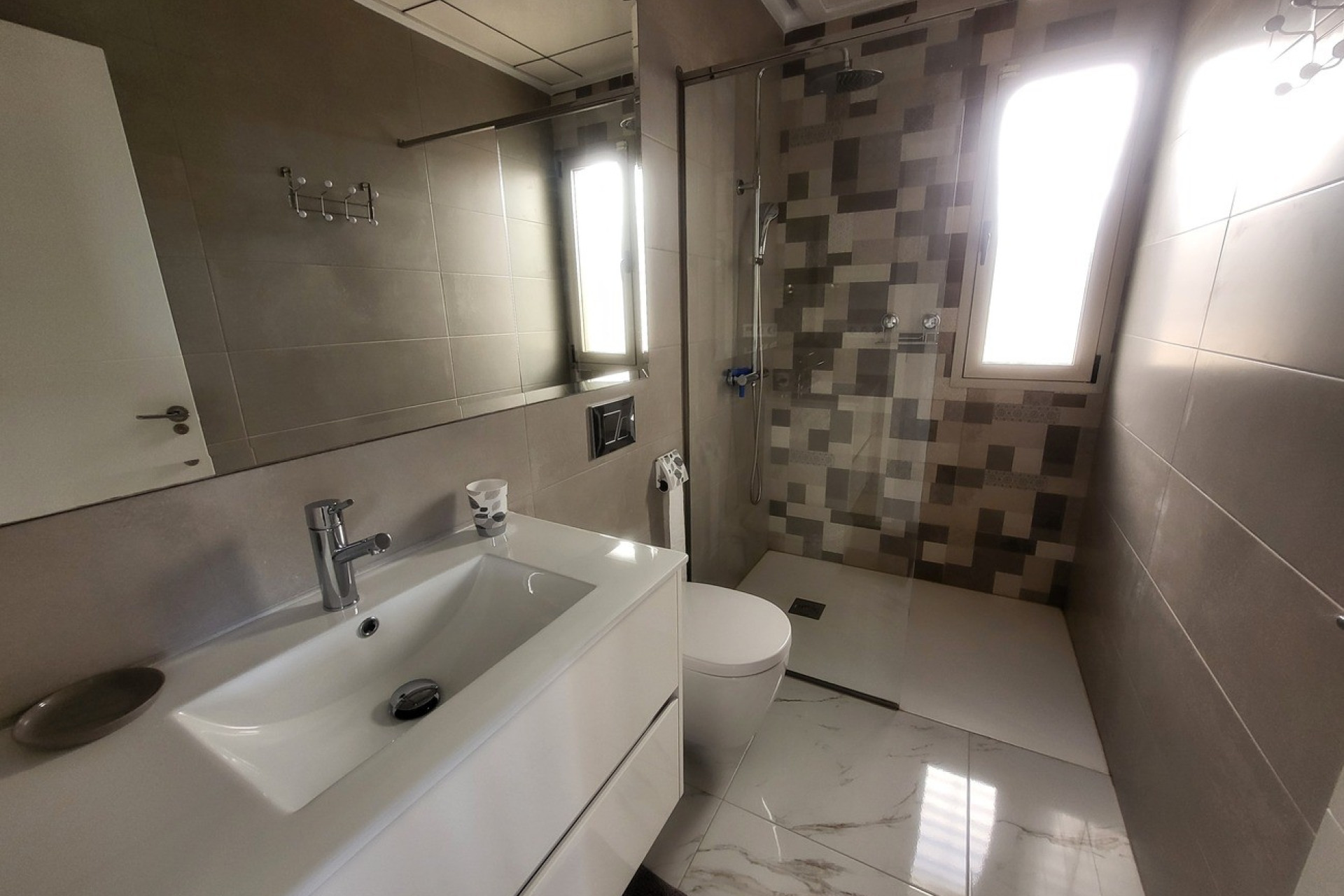 Resale - Villa -
Villamartín