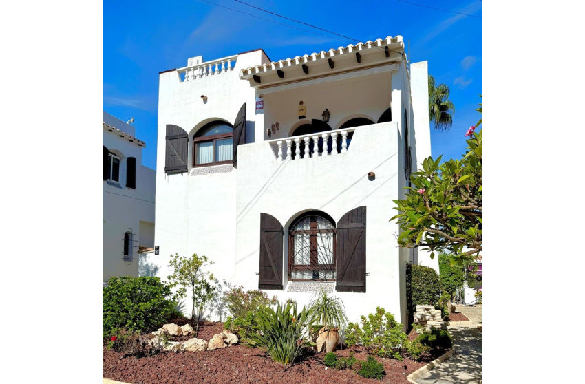 Resale - Villa -
Villamartín