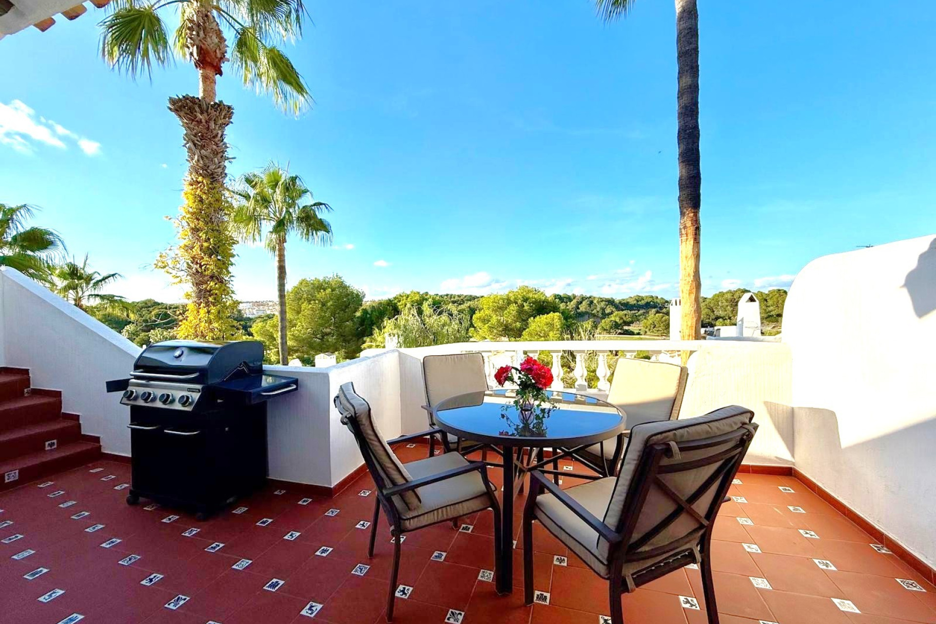 Resale - Villa -
Villamartín
