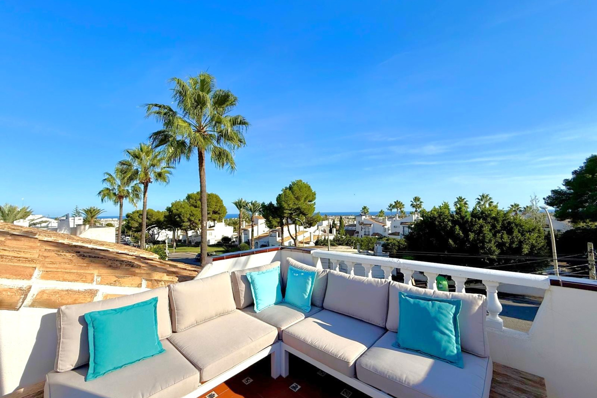 Resale - Villa -
Villamartín