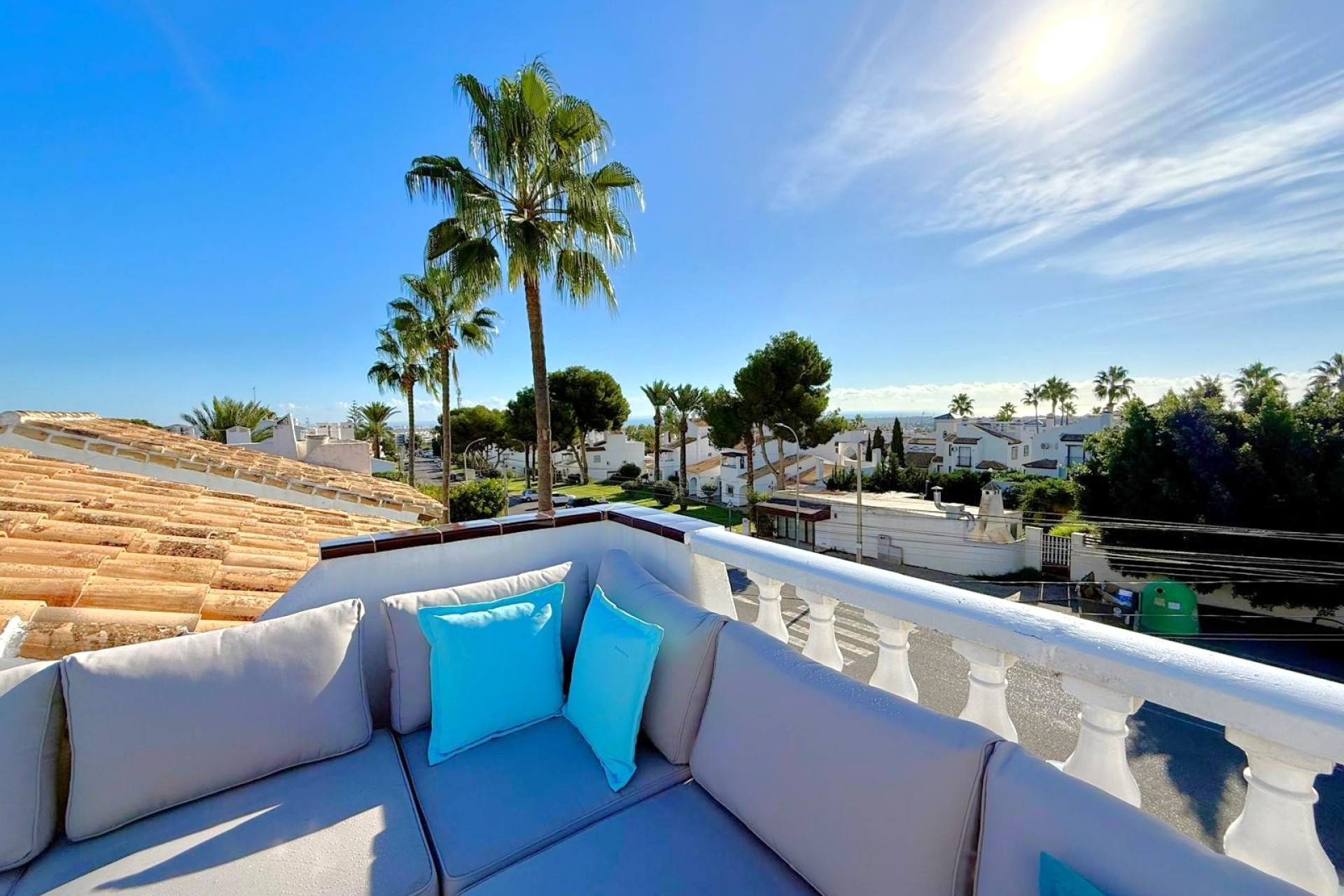 Resale - Villa -
Villamartín