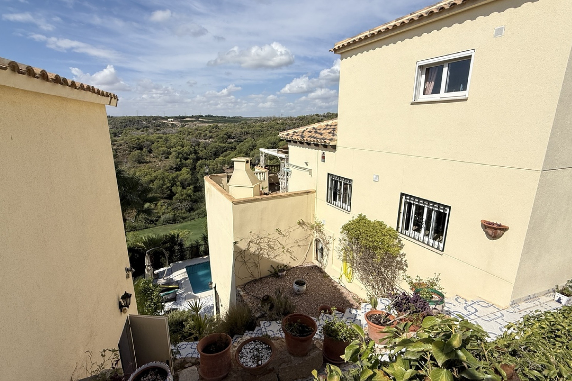 Resale - Villa -
Villamartín