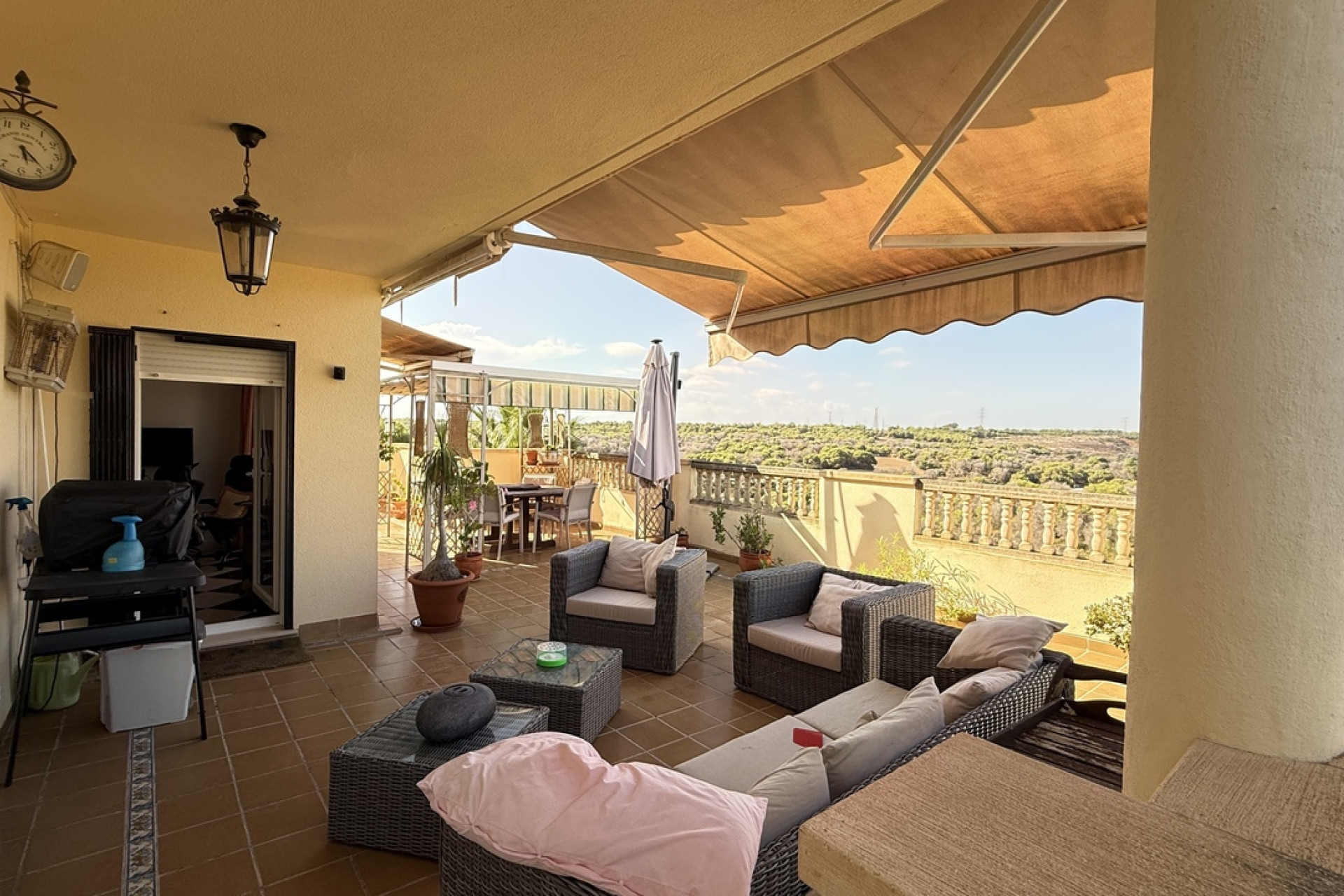 Resale - Villa -
Villamartín