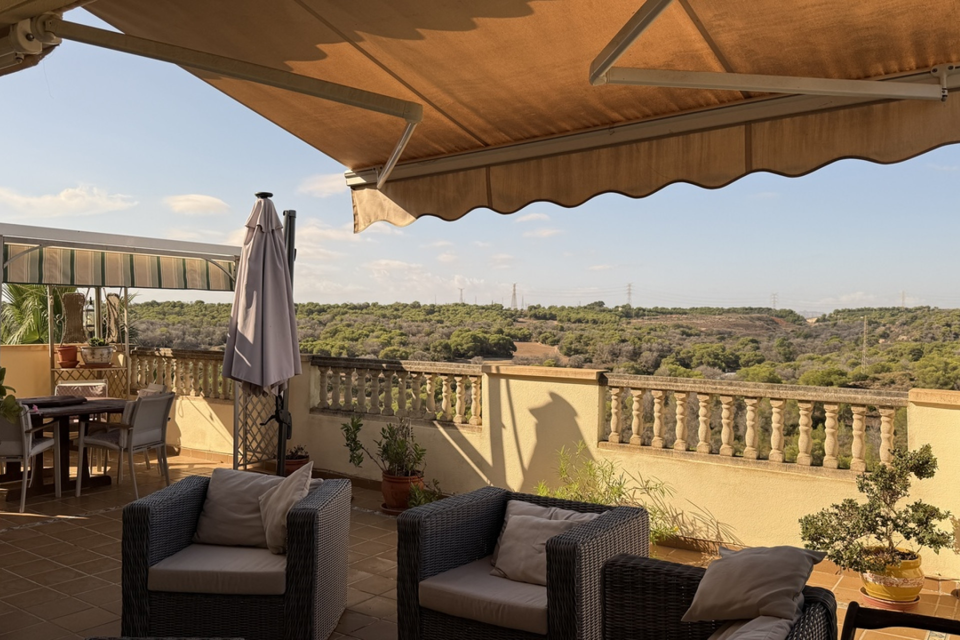 Resale - Villa -
Villamartín