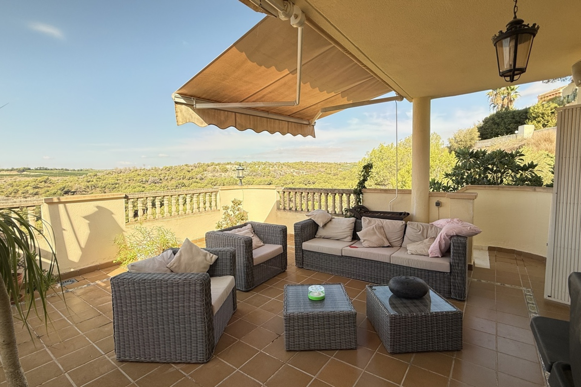 Resale - Villa -
Villamartín