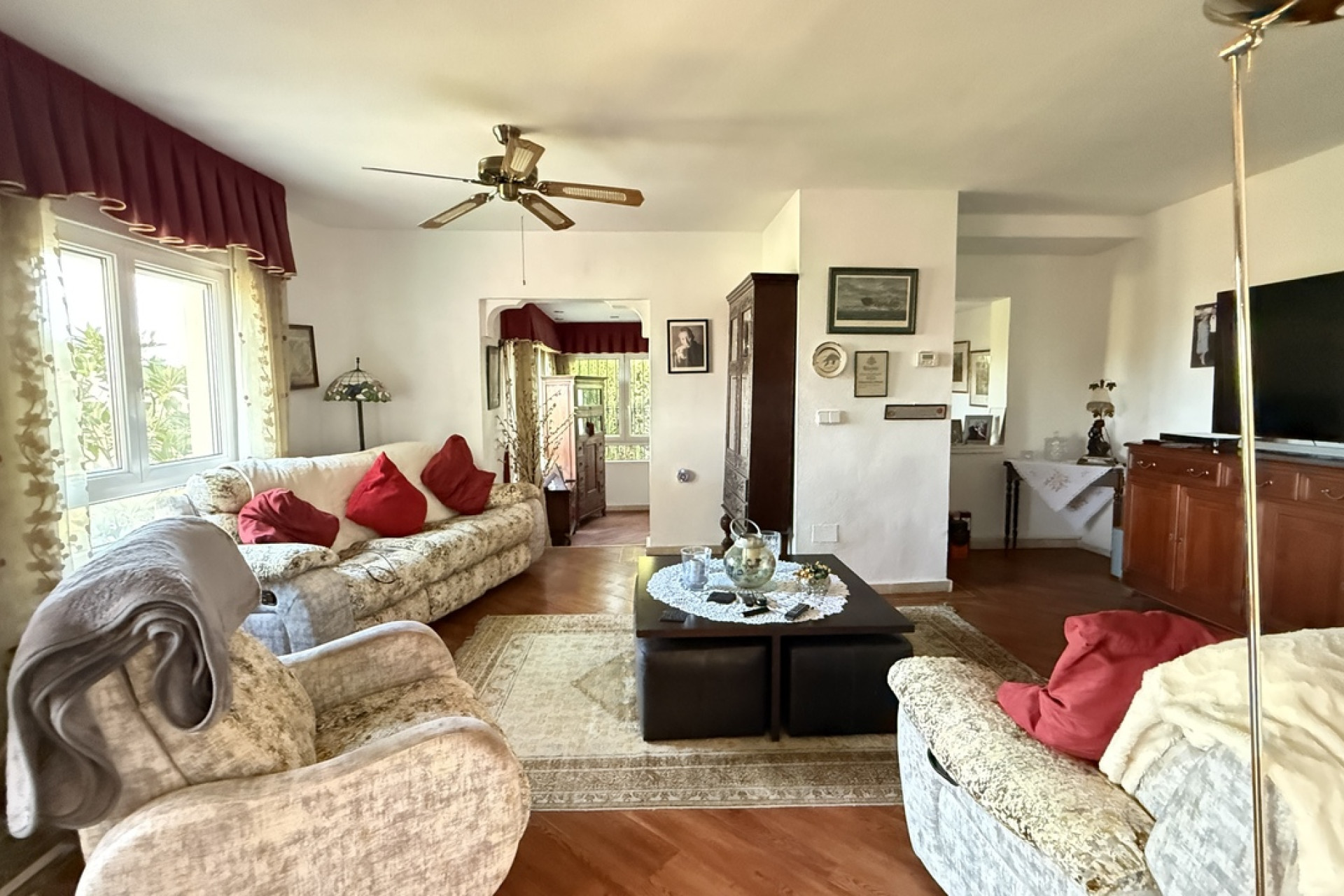 Resale - Villa -
Villamartín