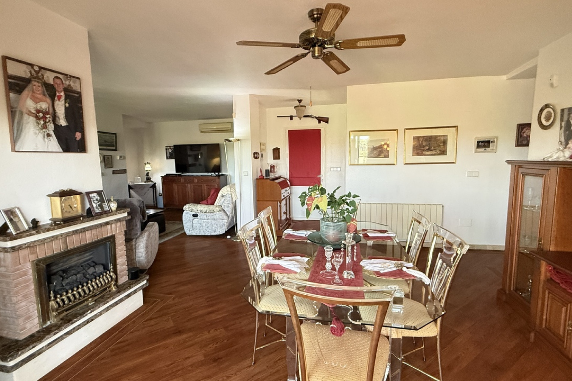Resale - Villa -
Villamartín