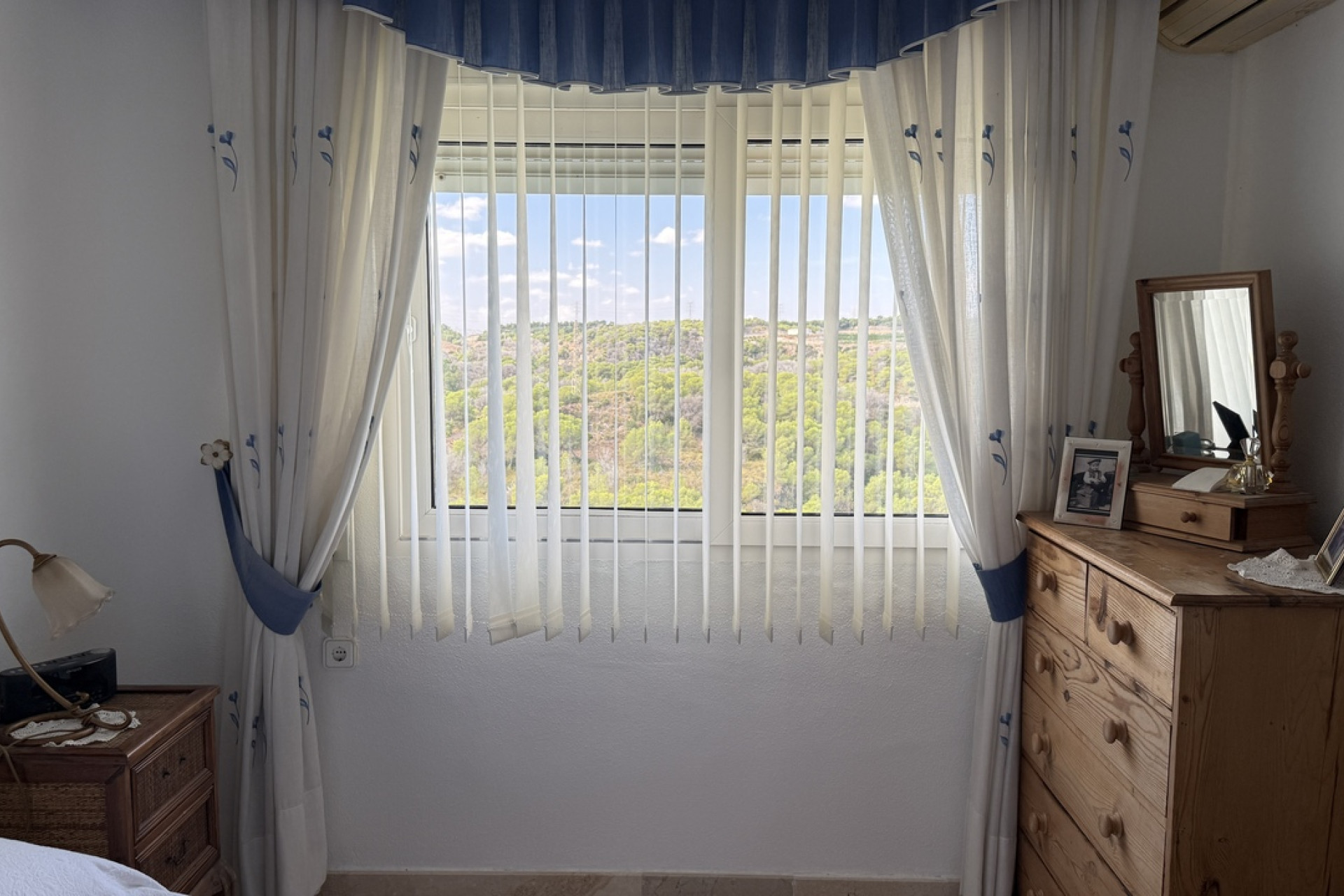 Resale - Villa -
Villamartín