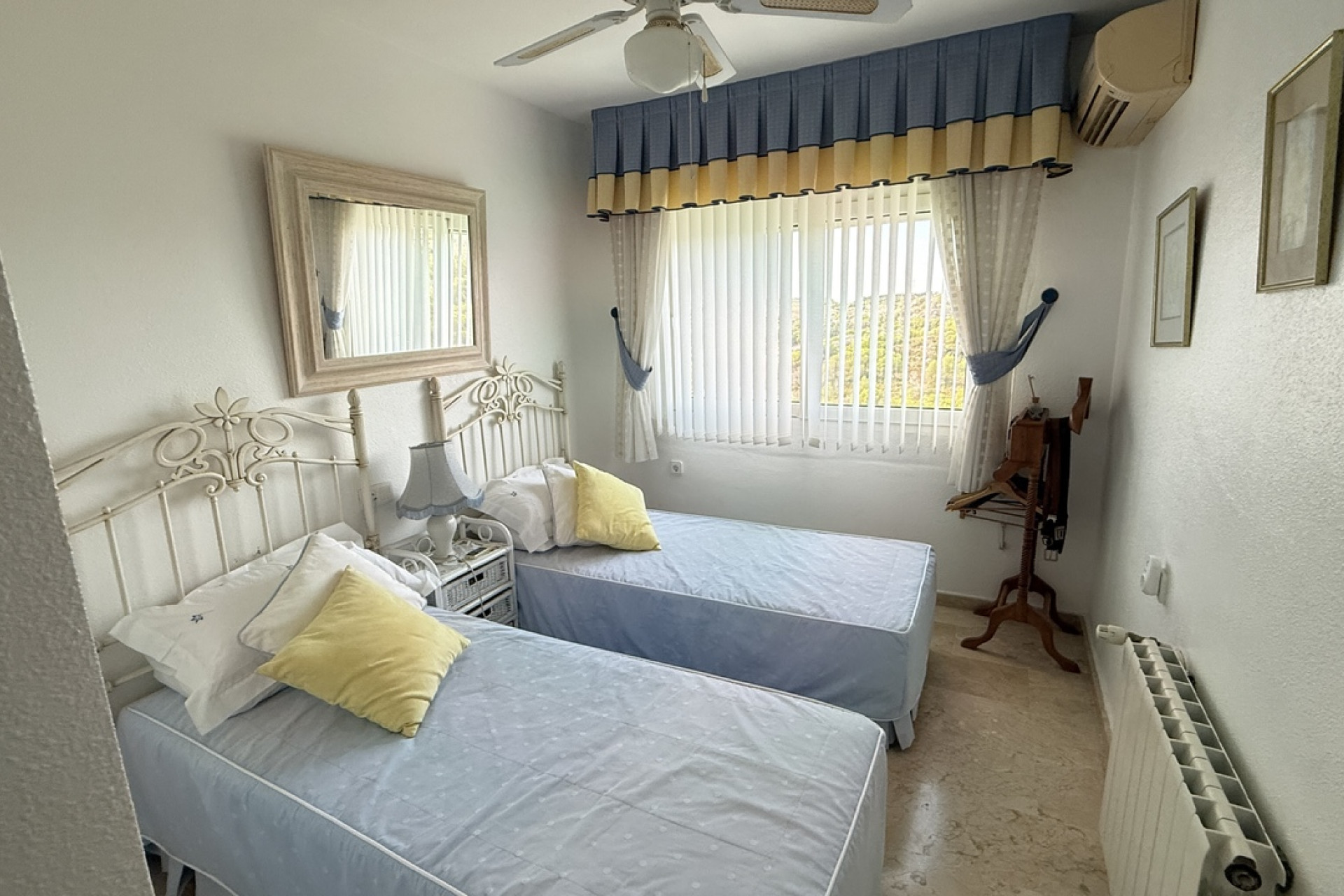 Resale - Villa -
Villamartín
