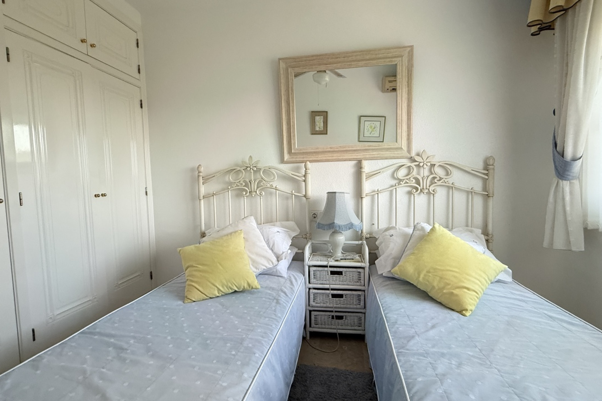 Resale - Villa -
Villamartín