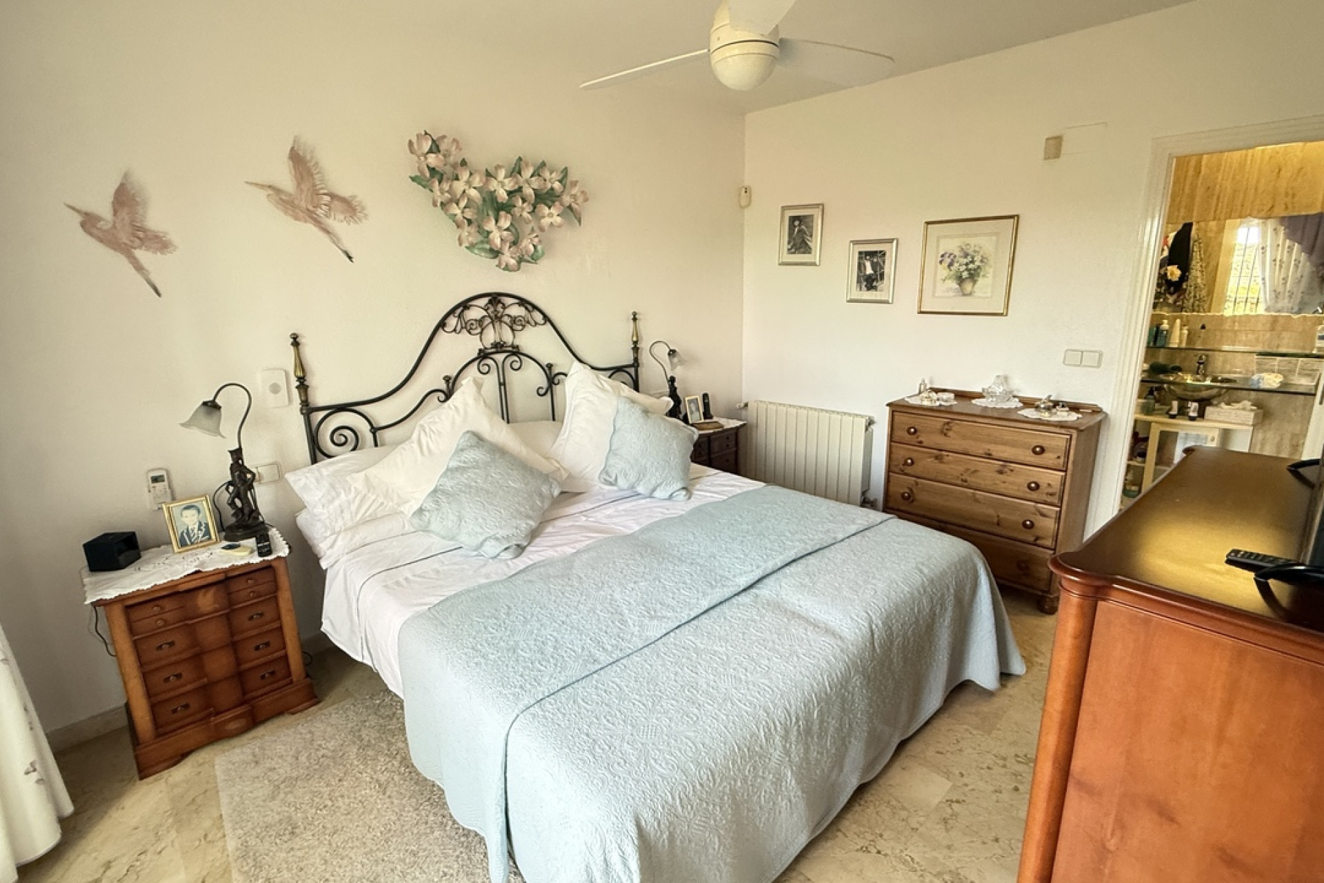 Resale - Villa -
Villamartín