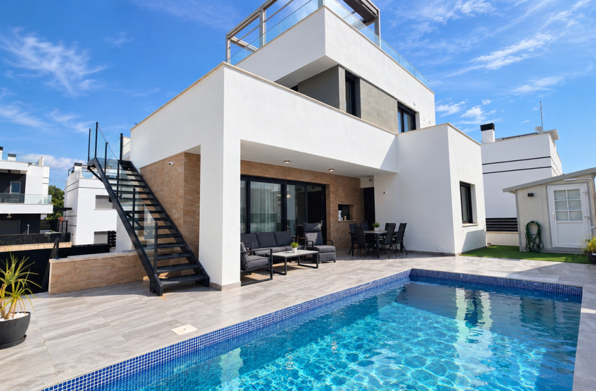 Resale - Villa -
Villamartín