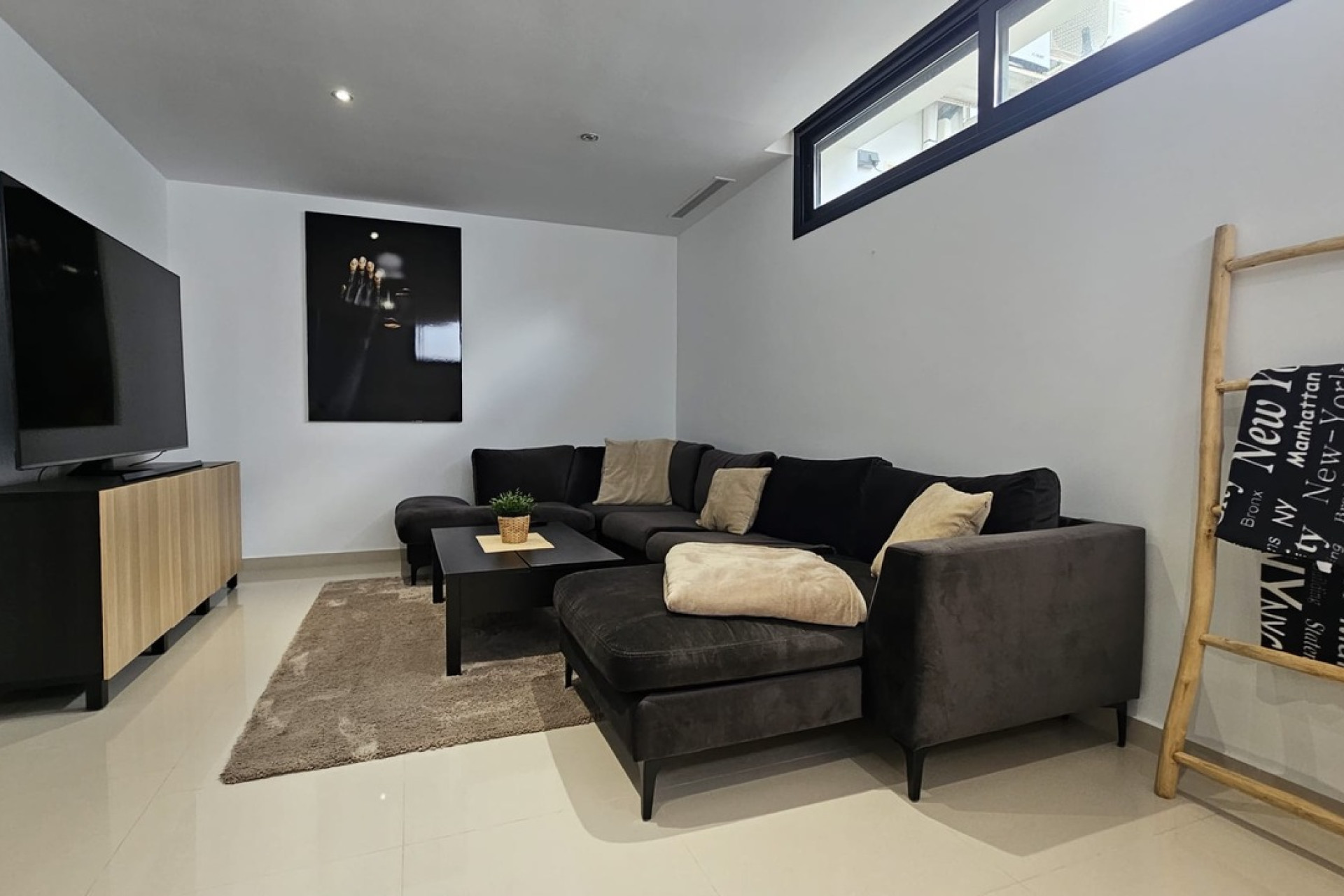 Resale - Villa -
Villamartín