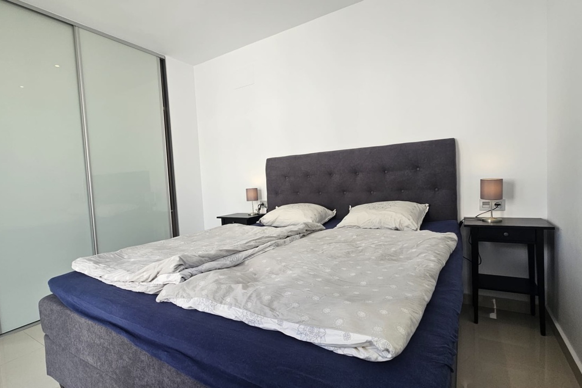 Resale - Villa -
Villamartín