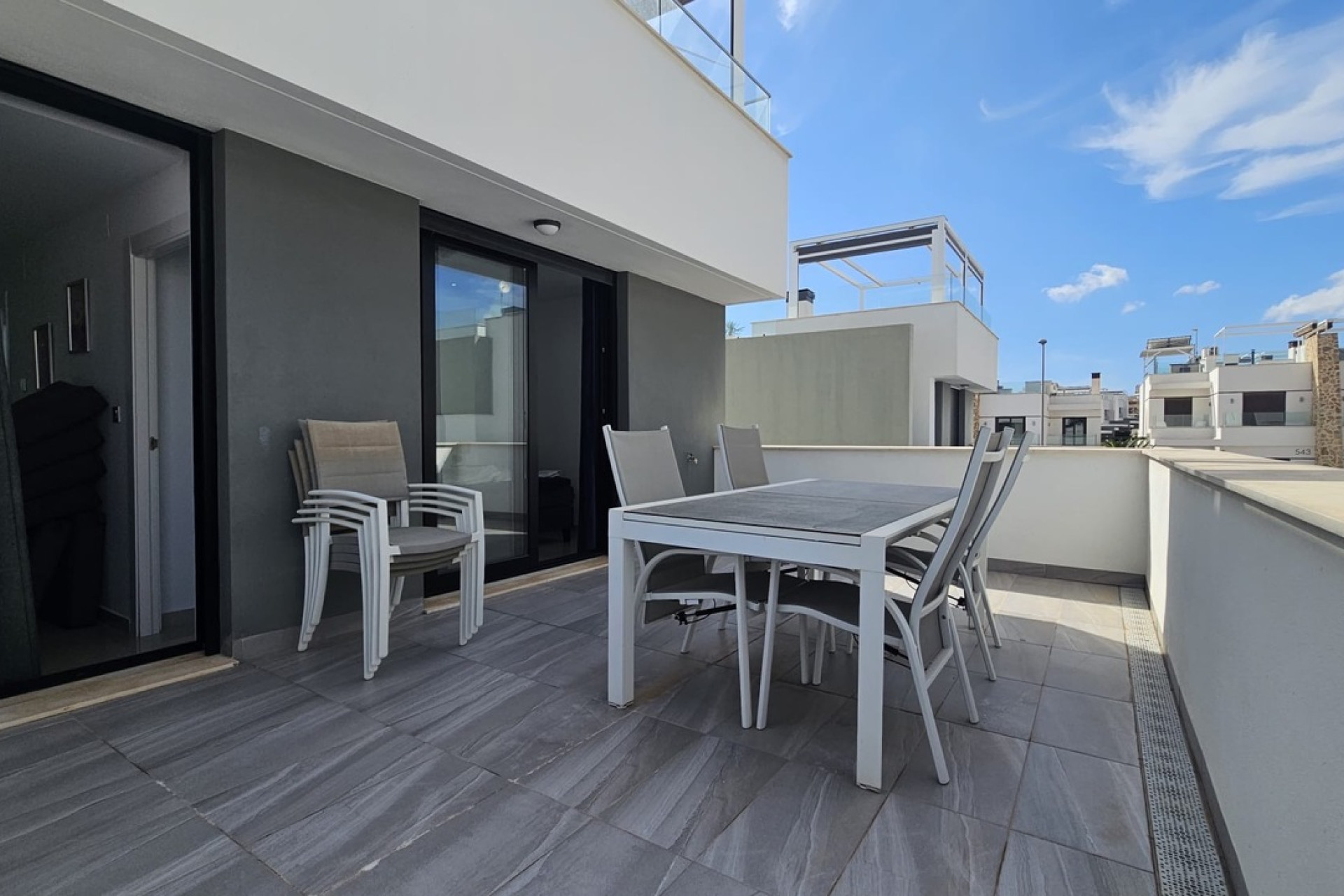 Resale - Villa -
Villamartín