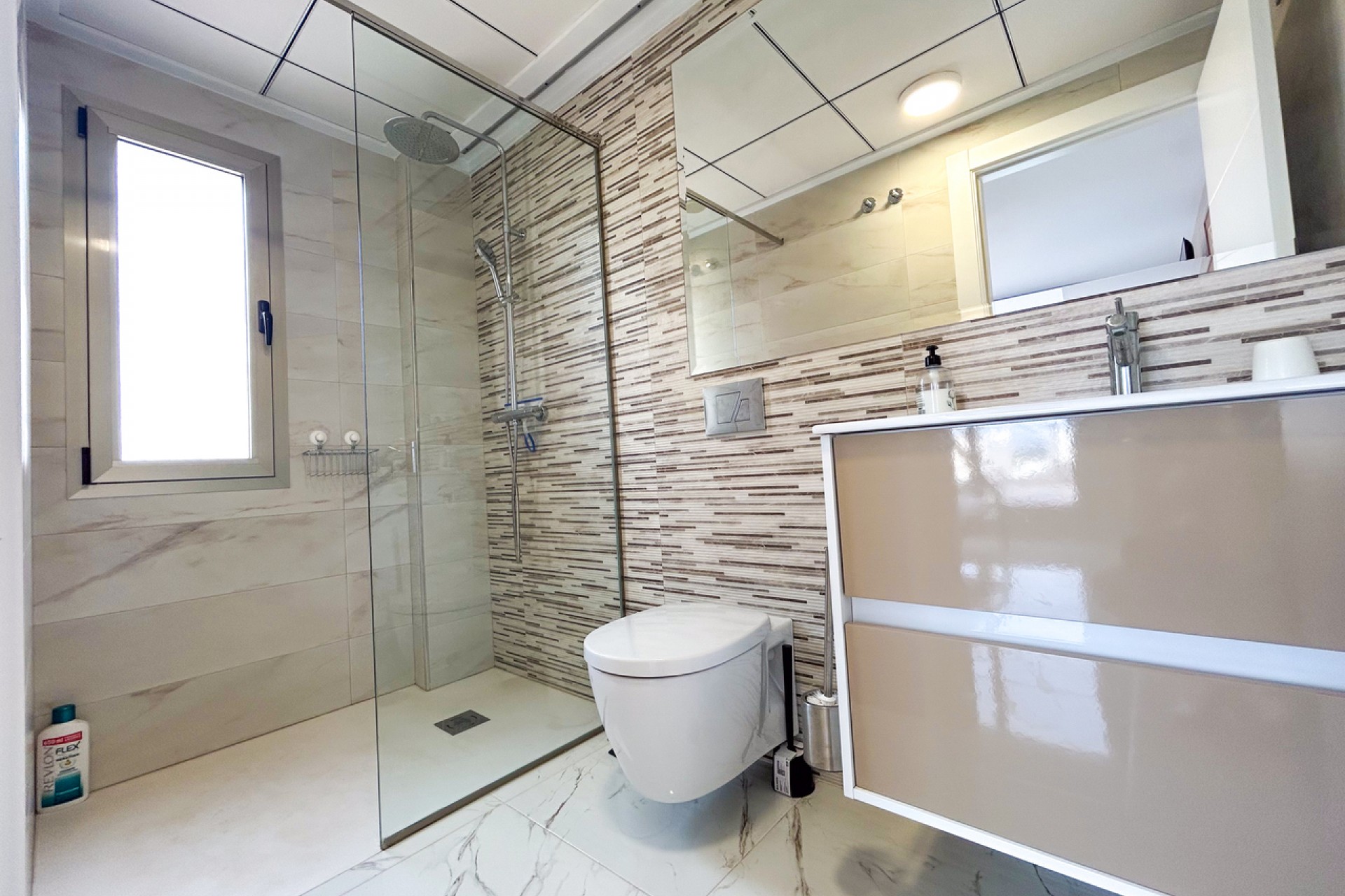 Resale - Villa -
Villamartín