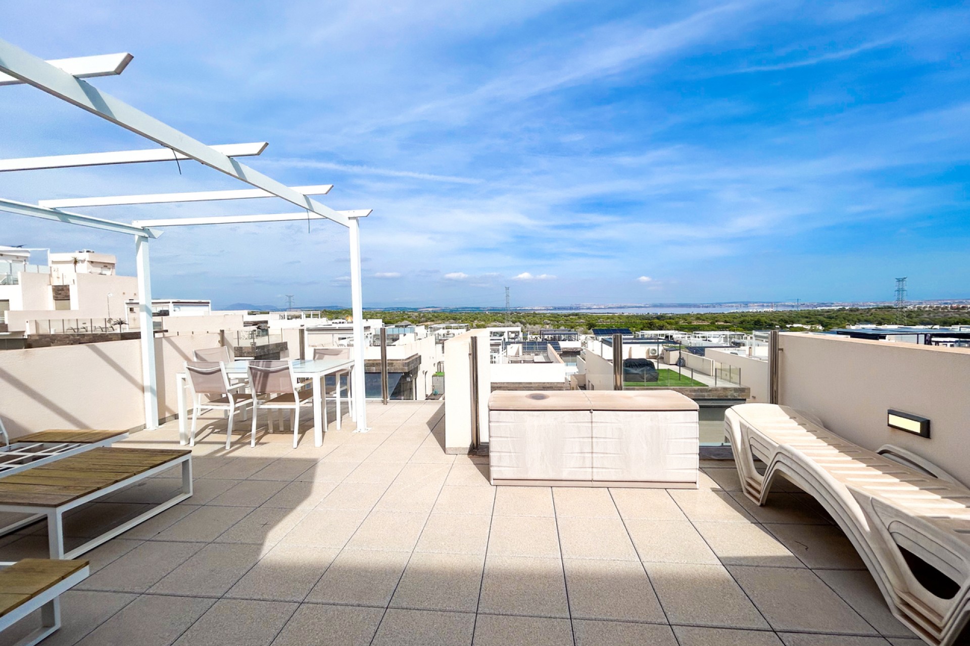Resale - Villa -
Villamartín