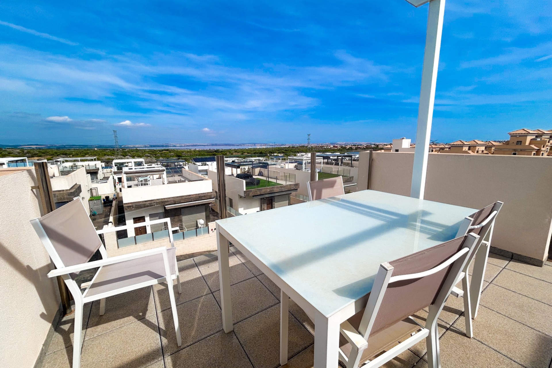 Resale - Villa -
Villamartín
