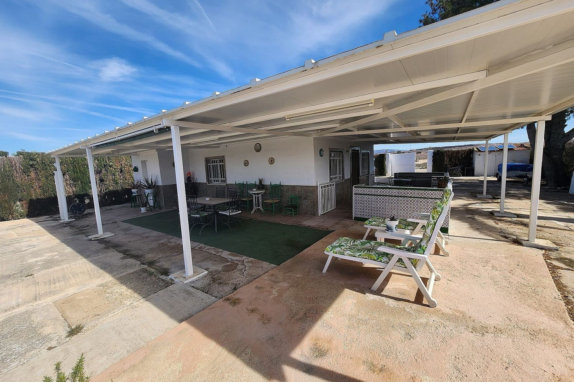 Resale - Villa -
Villena