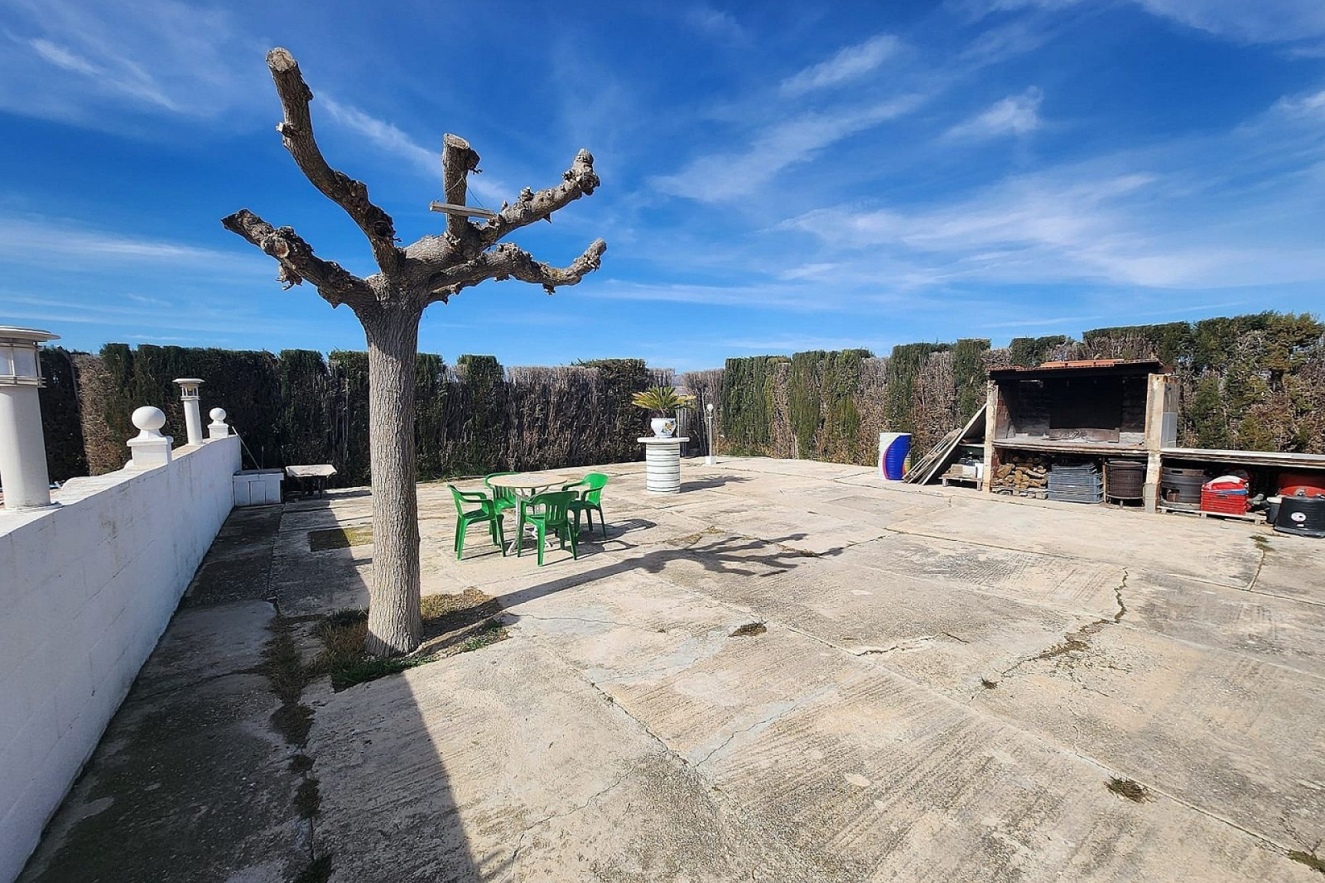 Resale - Villa -
Villena