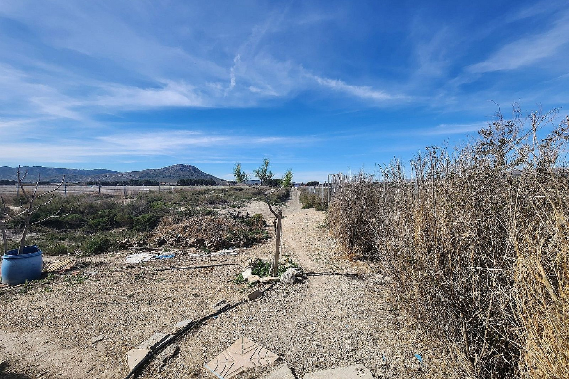 Resale - Villa -
Villena