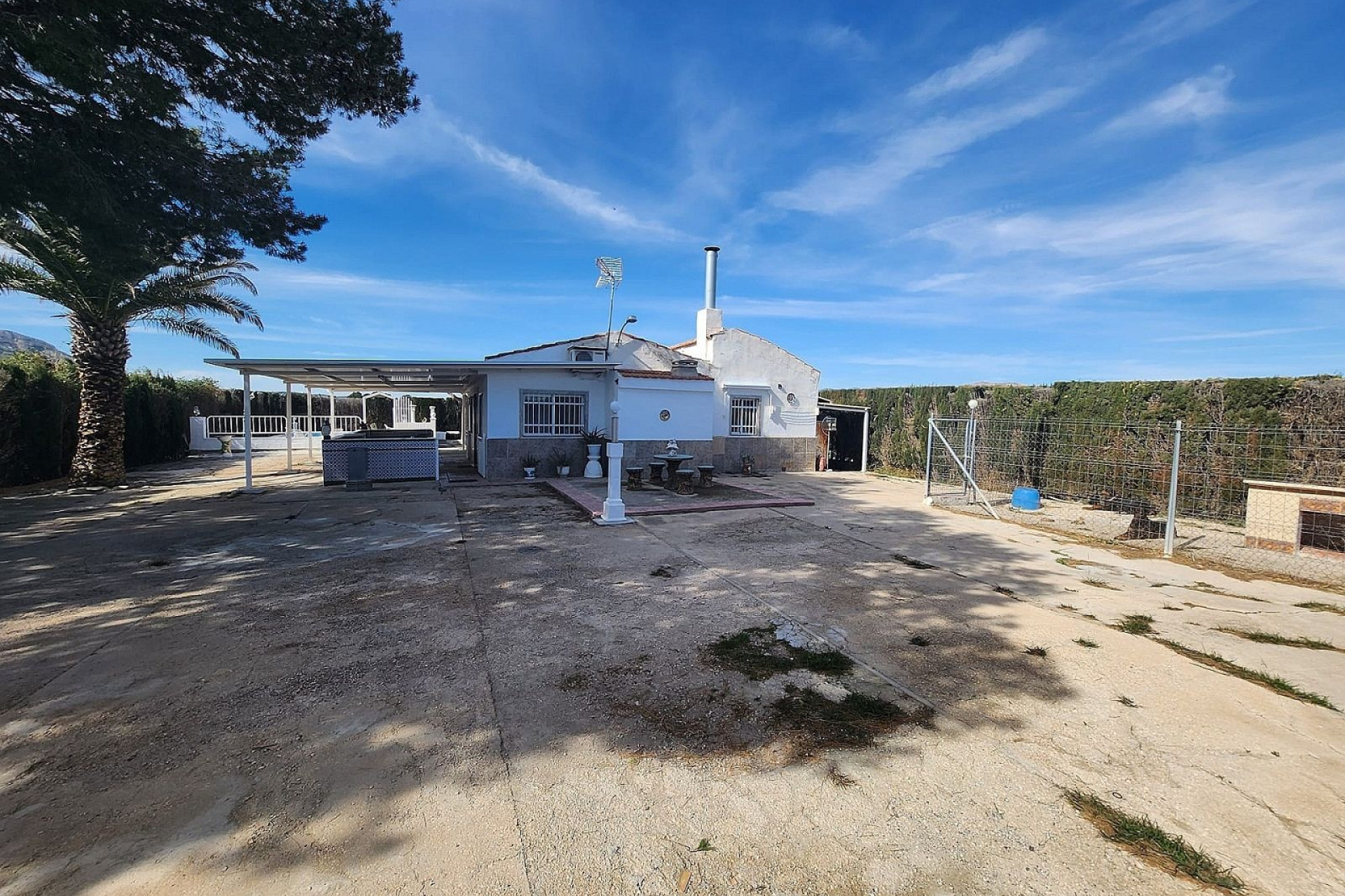 Resale - Villa -
Villena