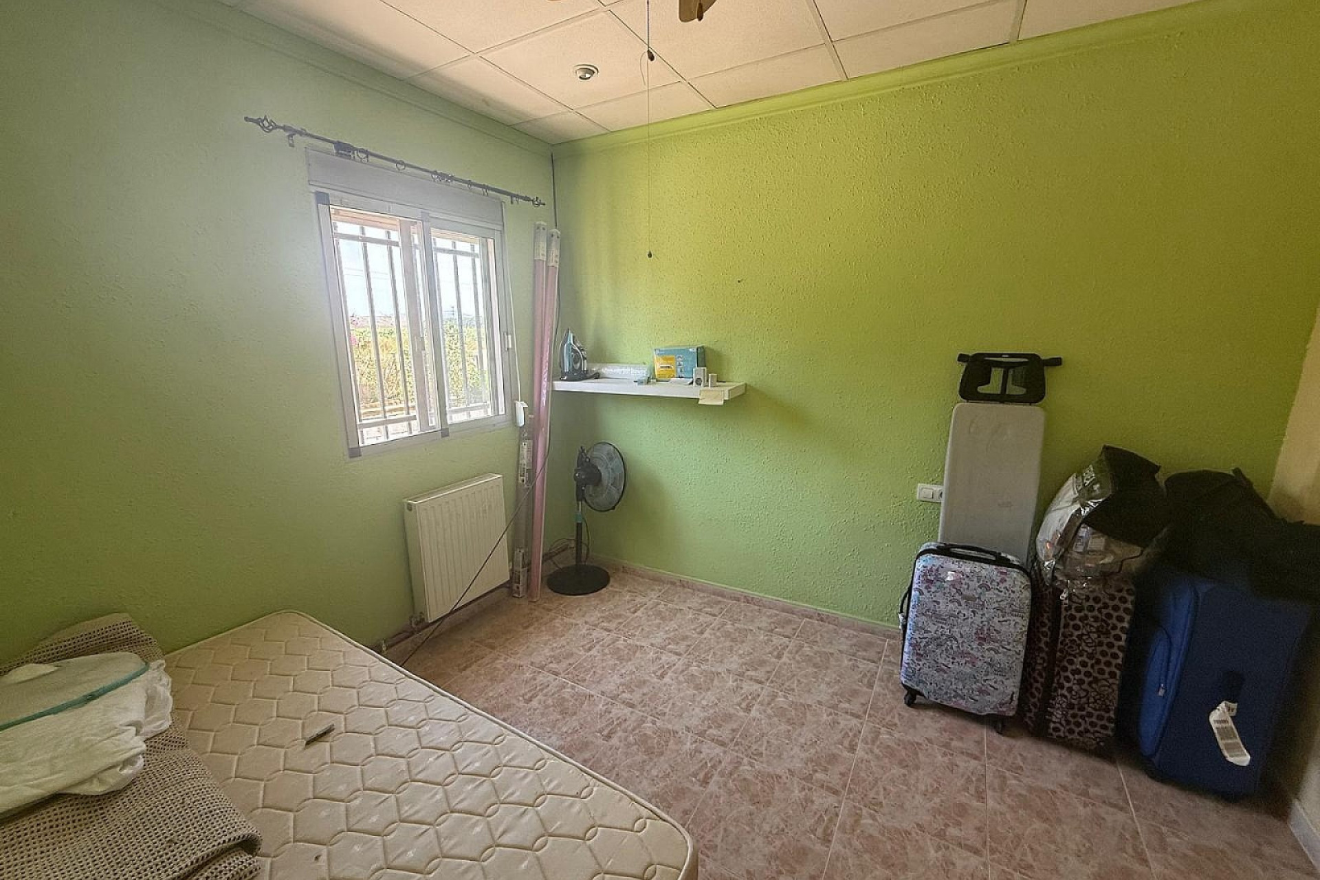 Resale - Villa -
Villena