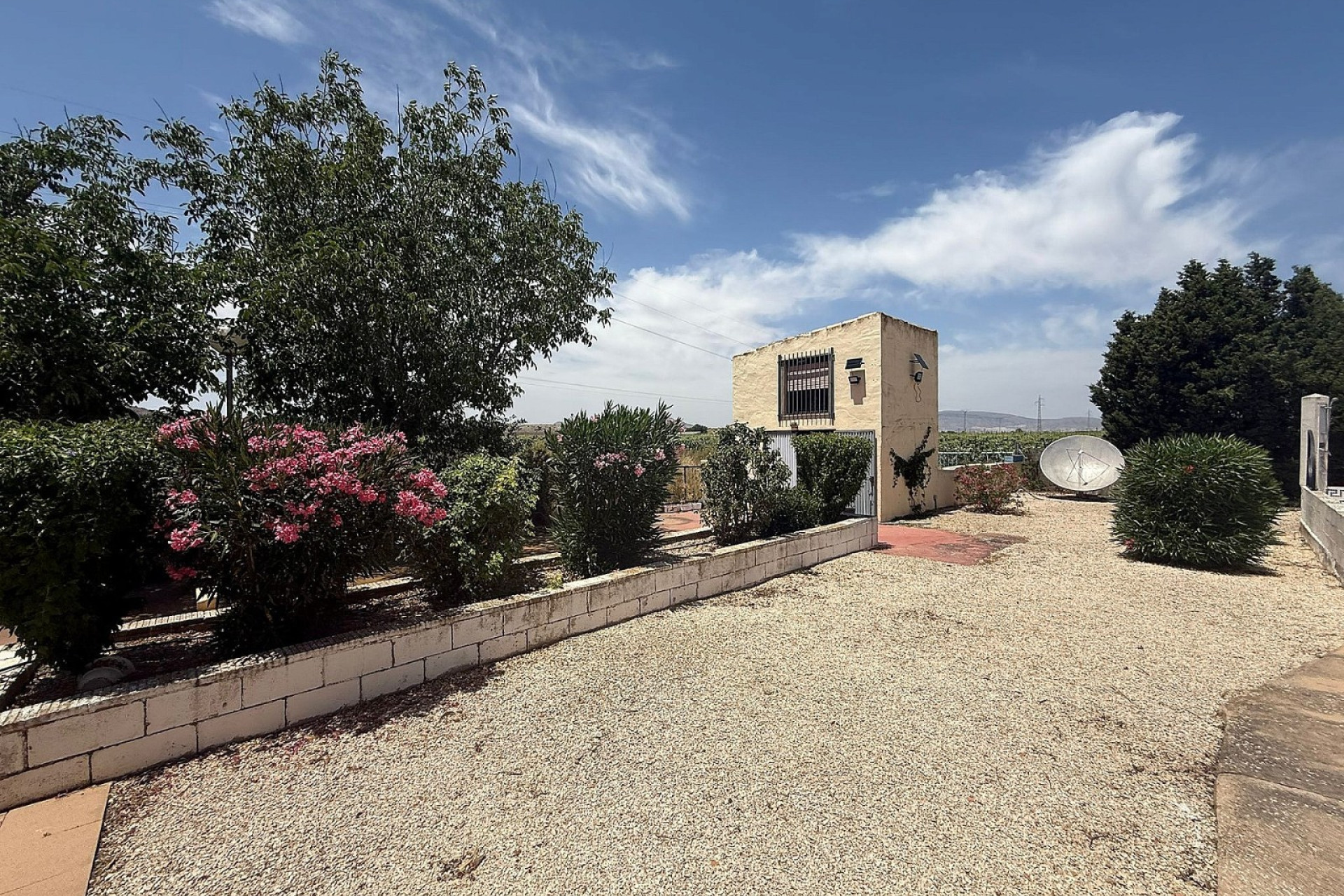 Resale - Villa -
Villena