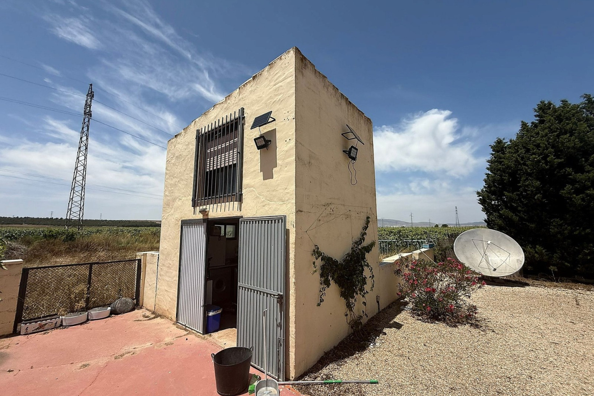 Resale - Villa -
Villena