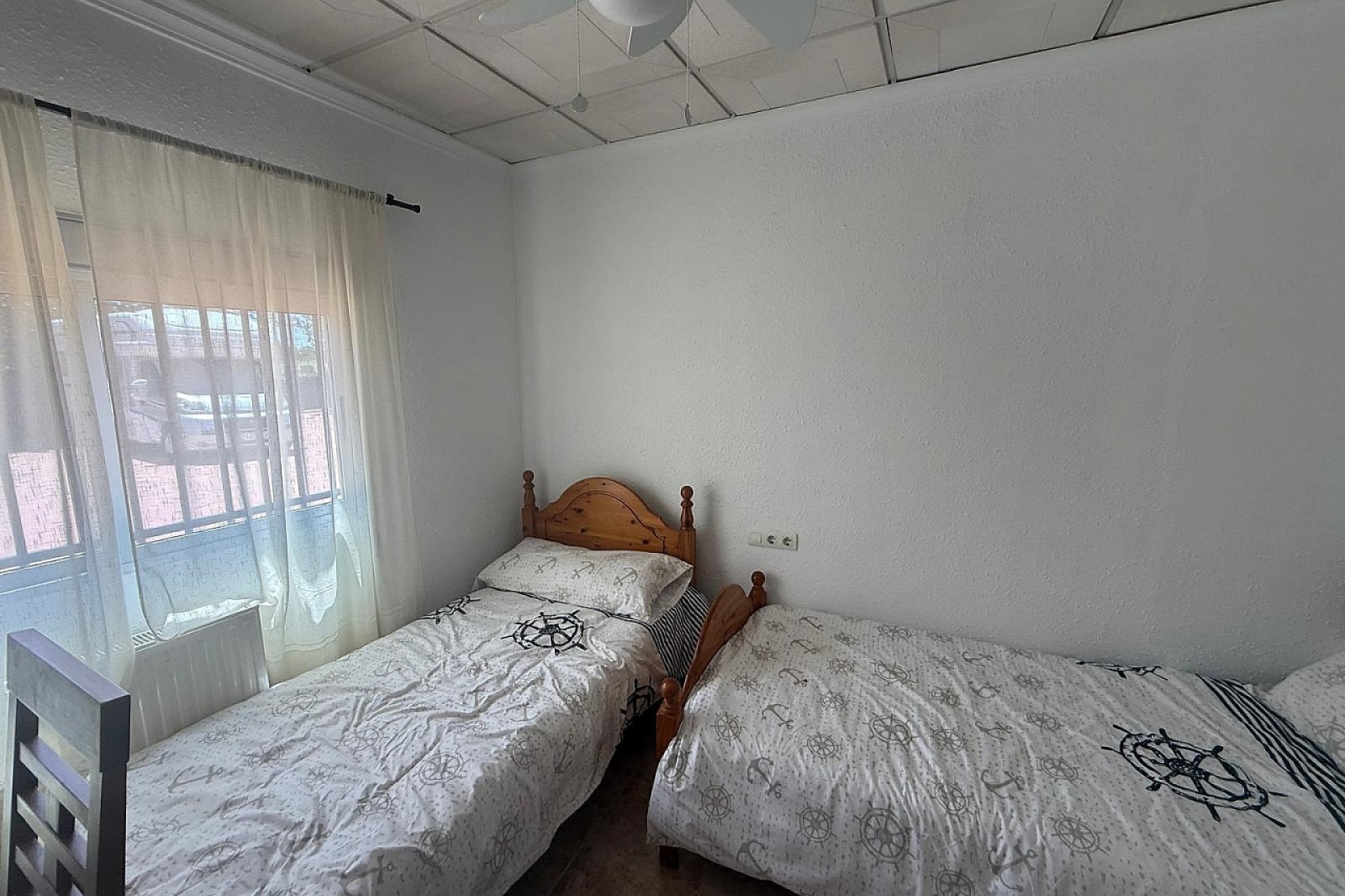 Resale - Villa -
Villena