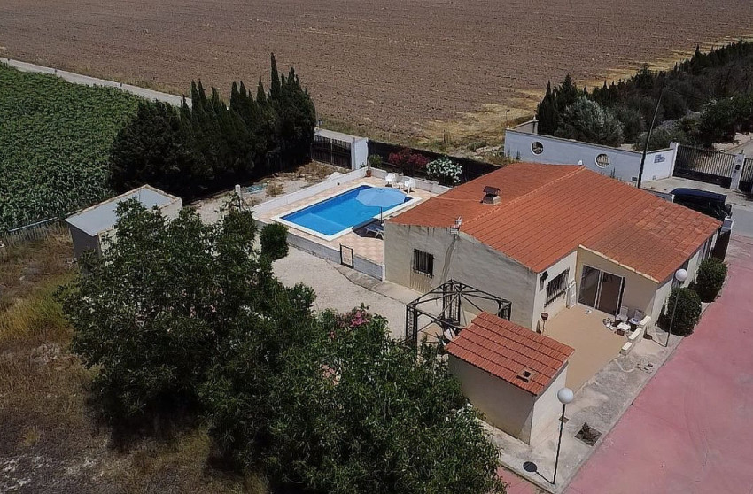 Resale - Villa -
Villena