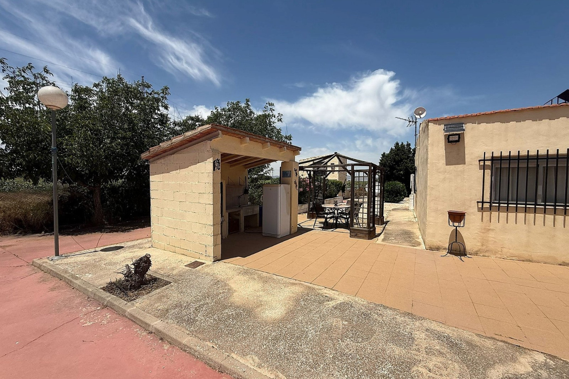 Resale - Villa -
Villena