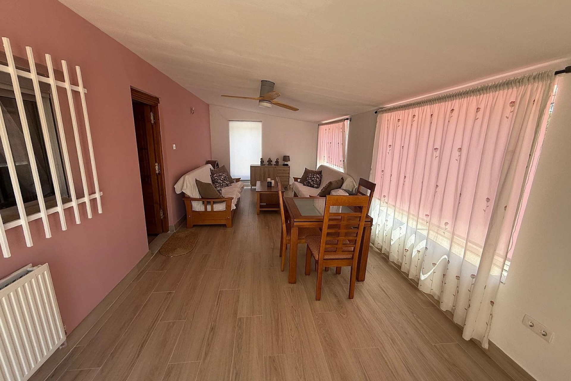 Resale - Villa -
Villena