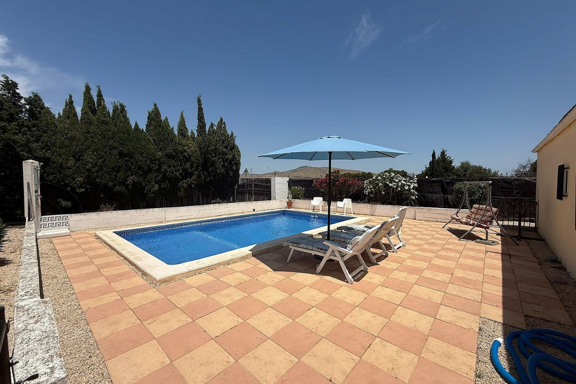 Resale - Villa -
Villena