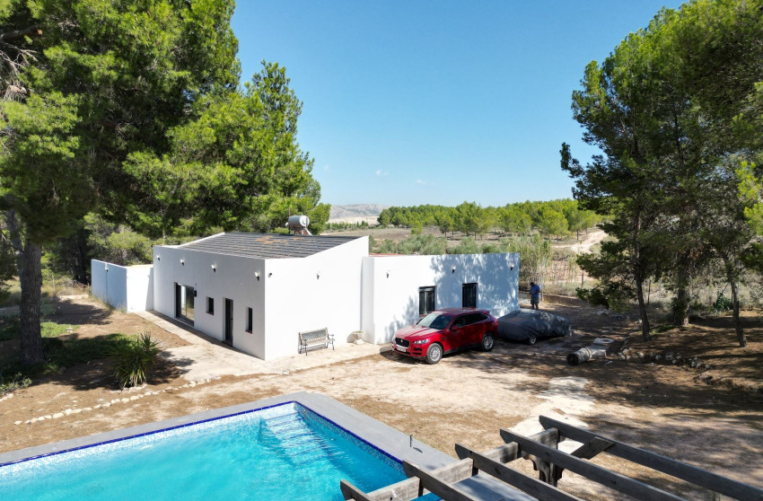 Resale - Villa -
Villena